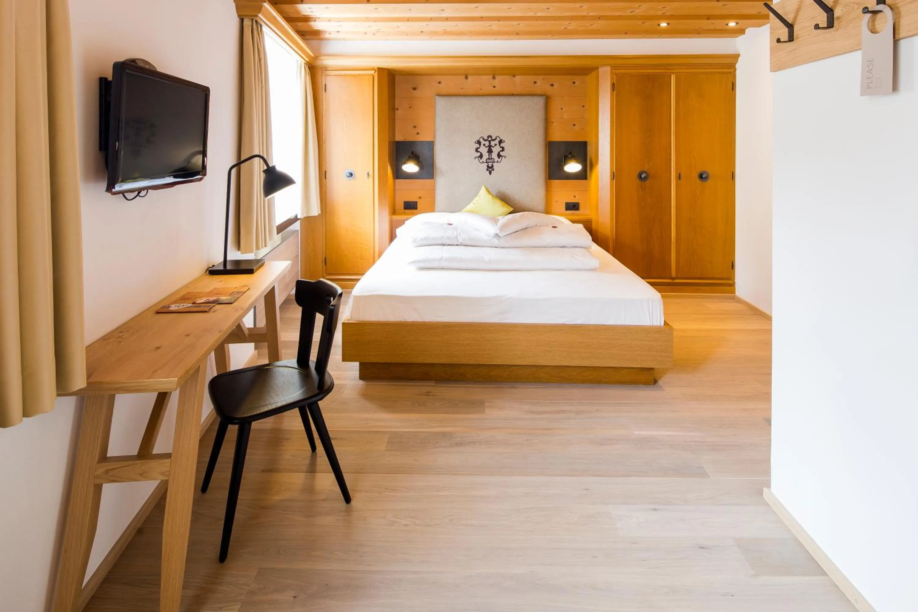 Photo of the whole room, Bed in Der Mohrenwirt ****
