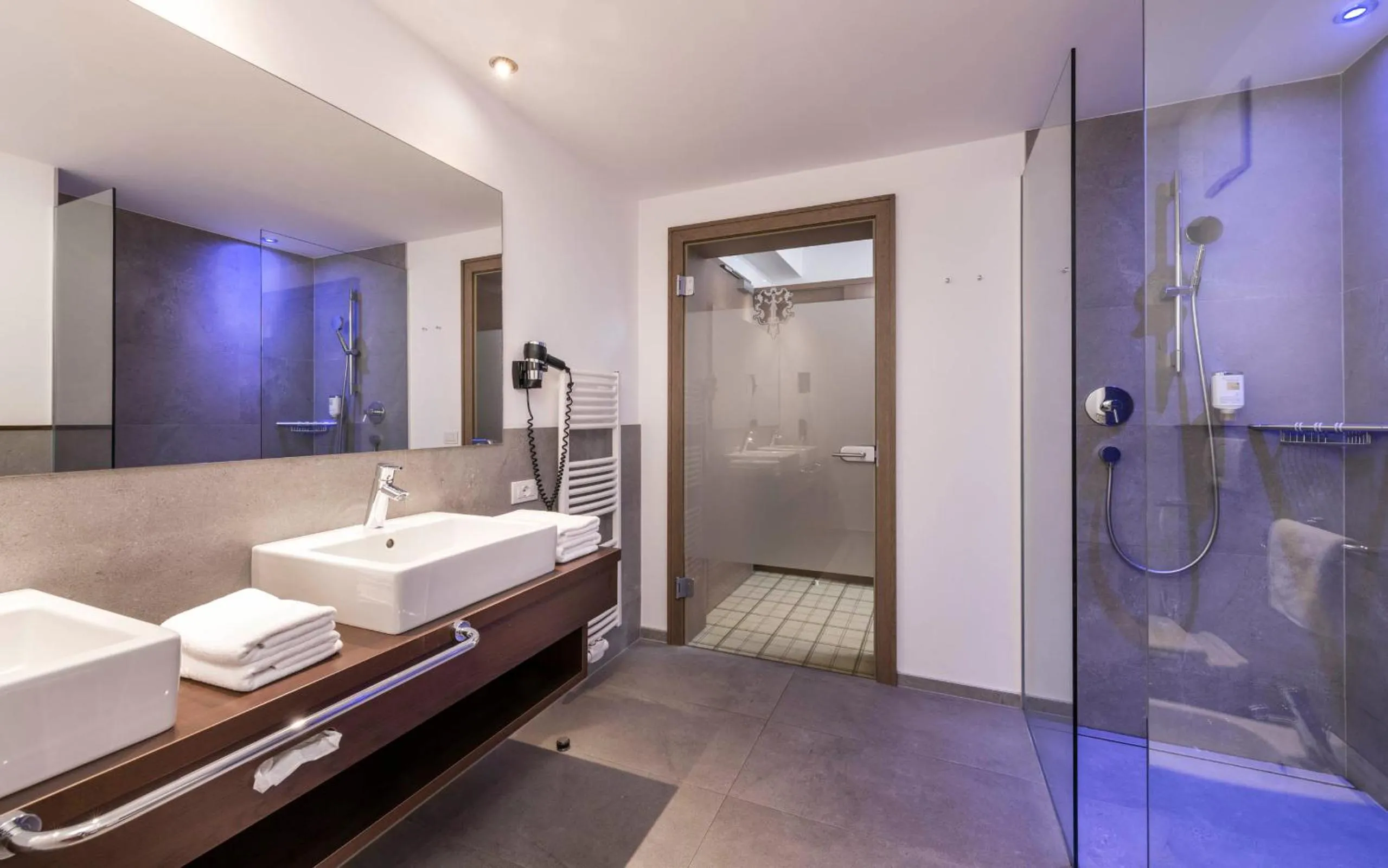 Bathroom in Der Mohrenwirt ****