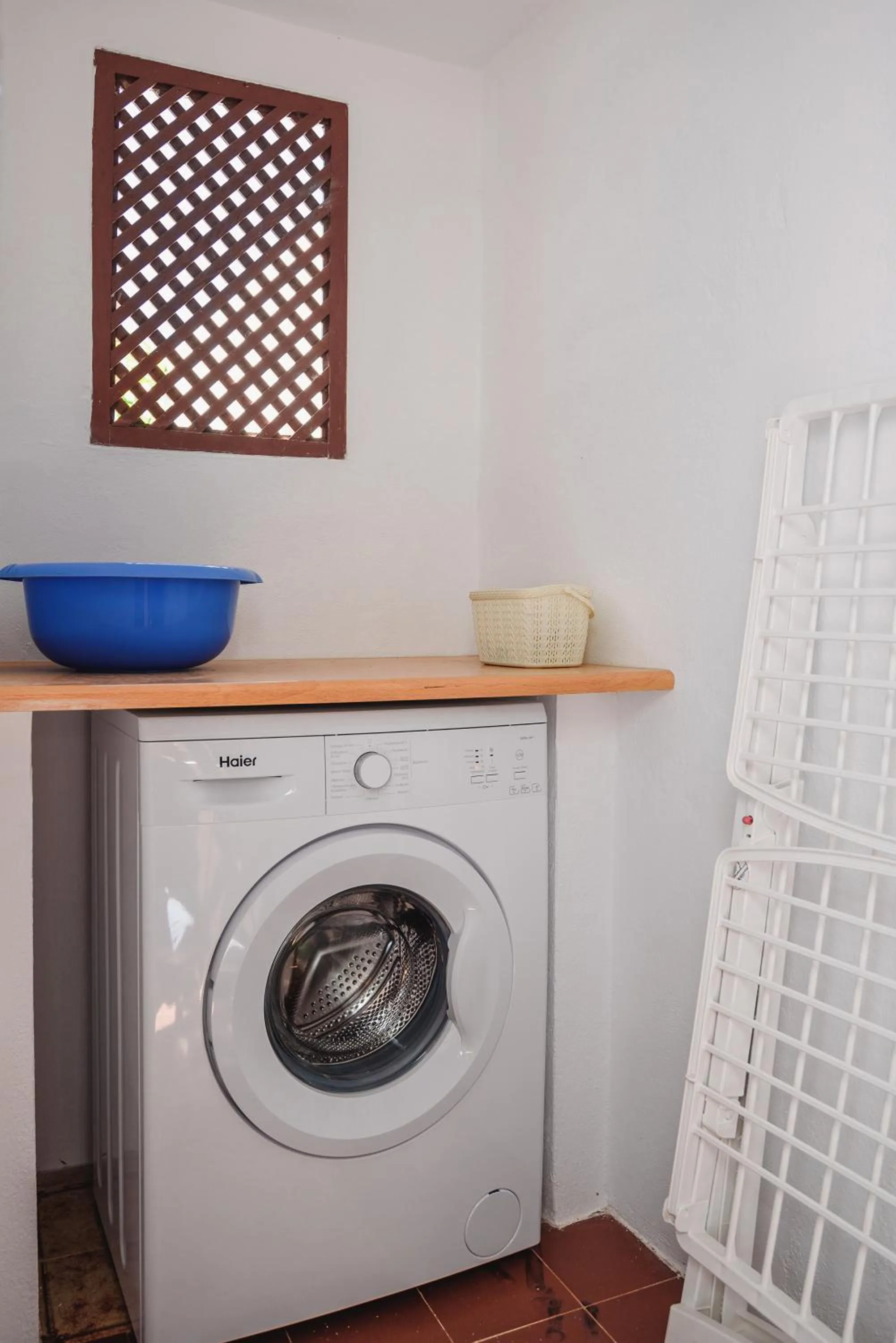 Area and facilities in Thea Villas and Suite