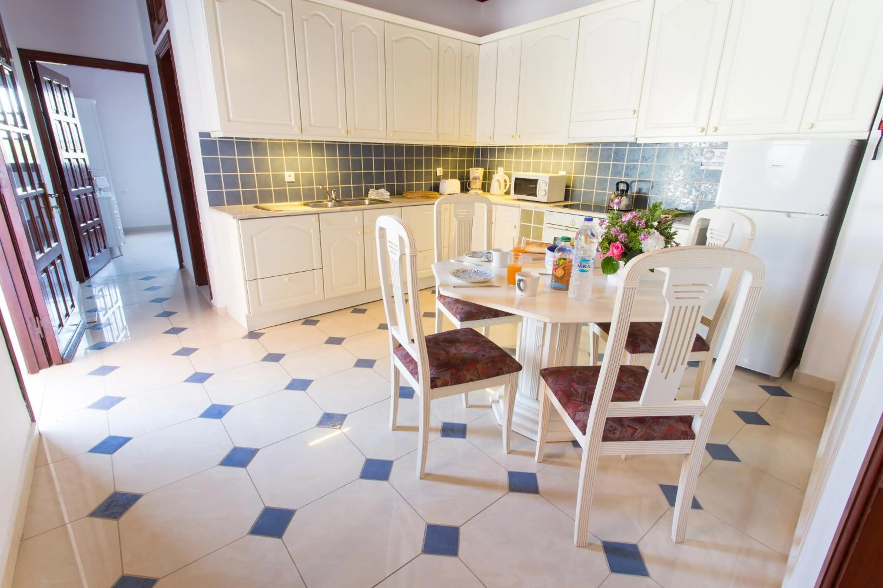 Coffee/tea facilities in Thea Villas and Suite