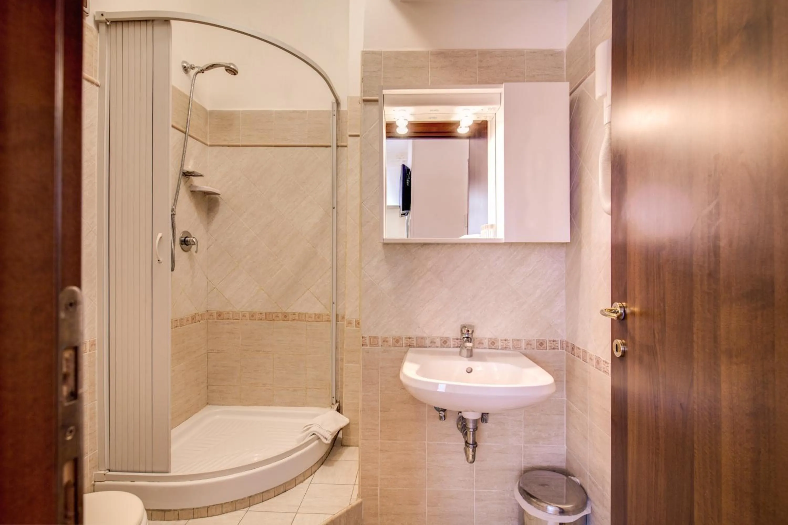 Bathroom in Trastevere Rooms