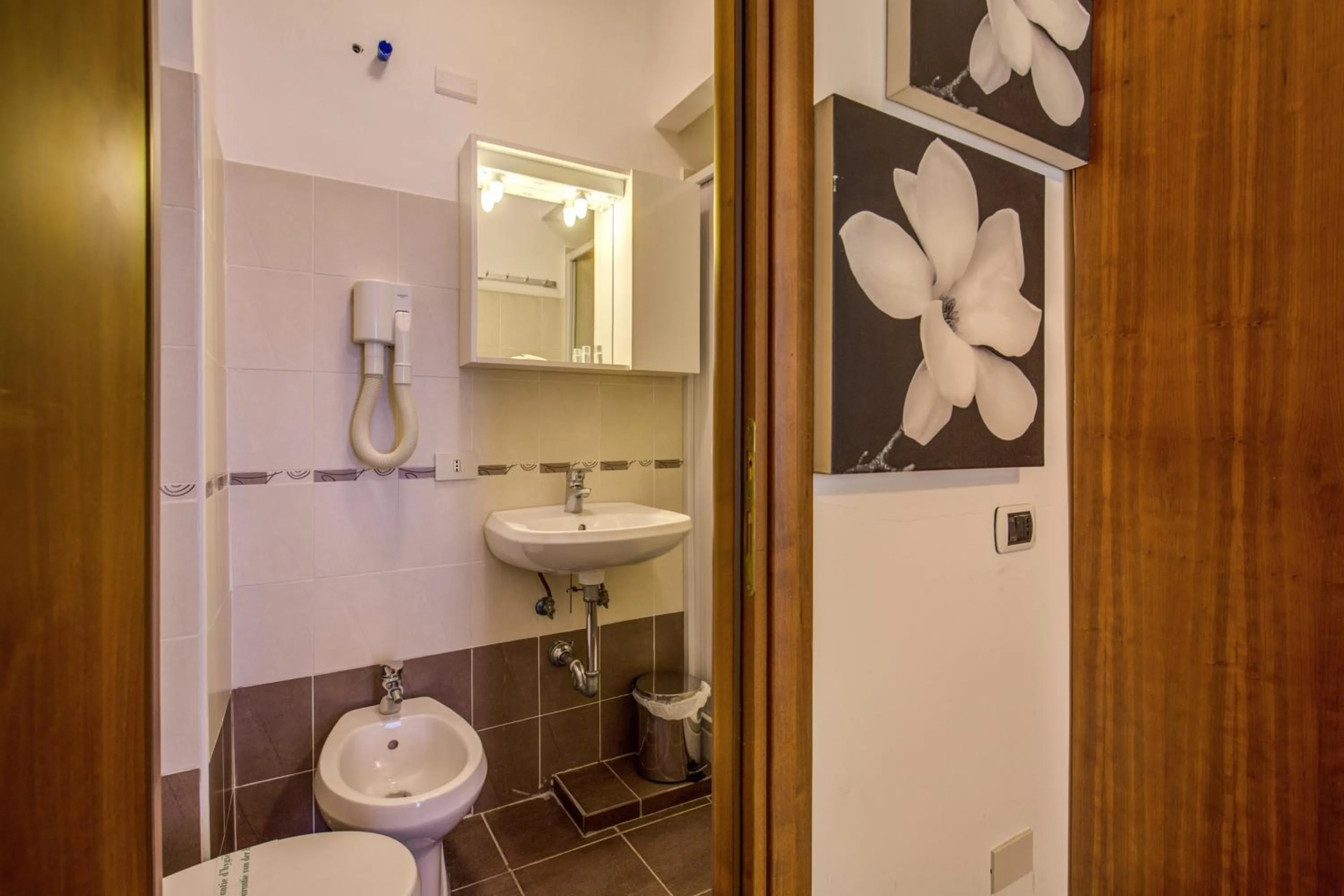 Bathroom in Trastevere Rooms
