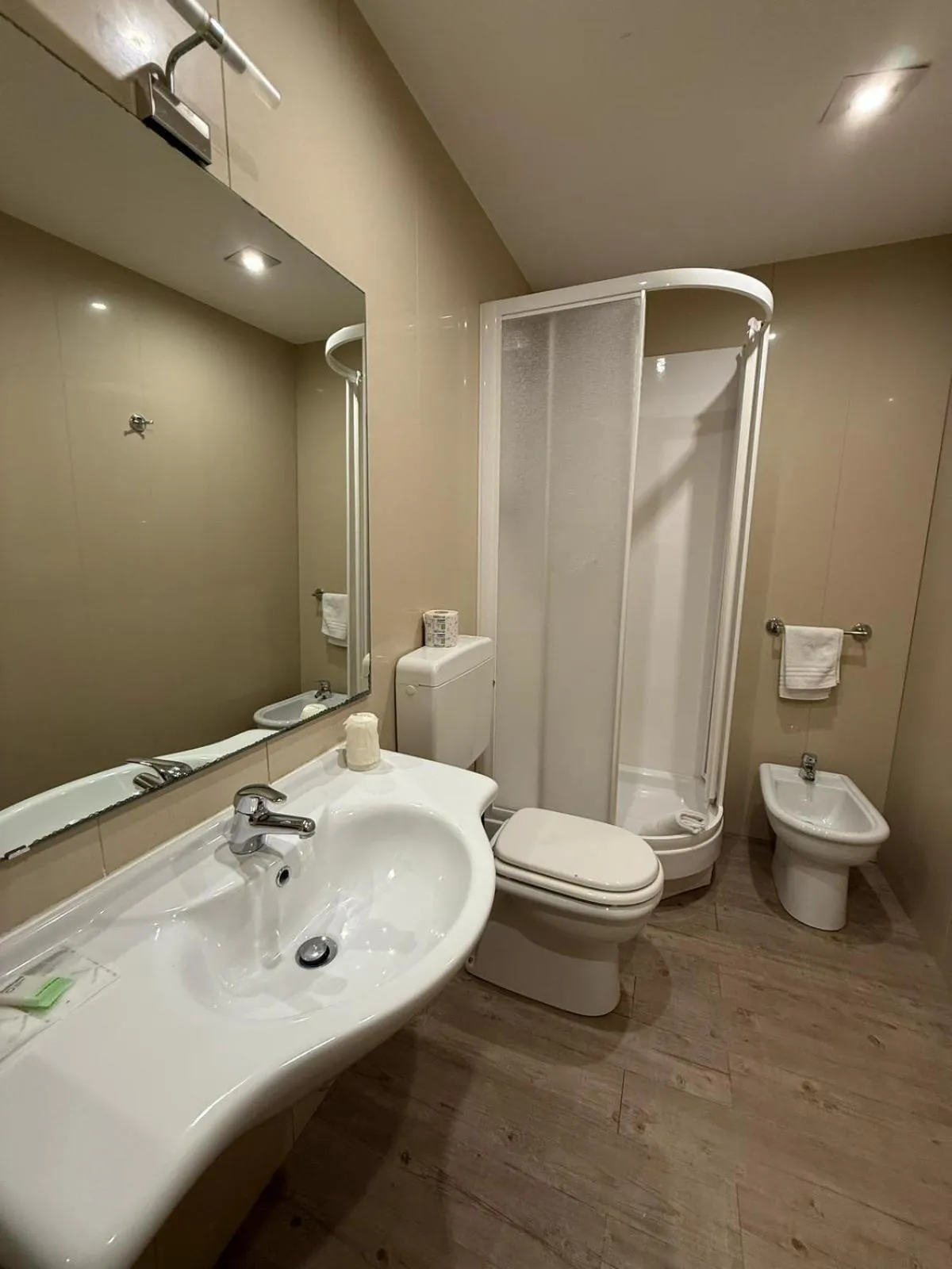 Shower in Via Palazzo Sanremo