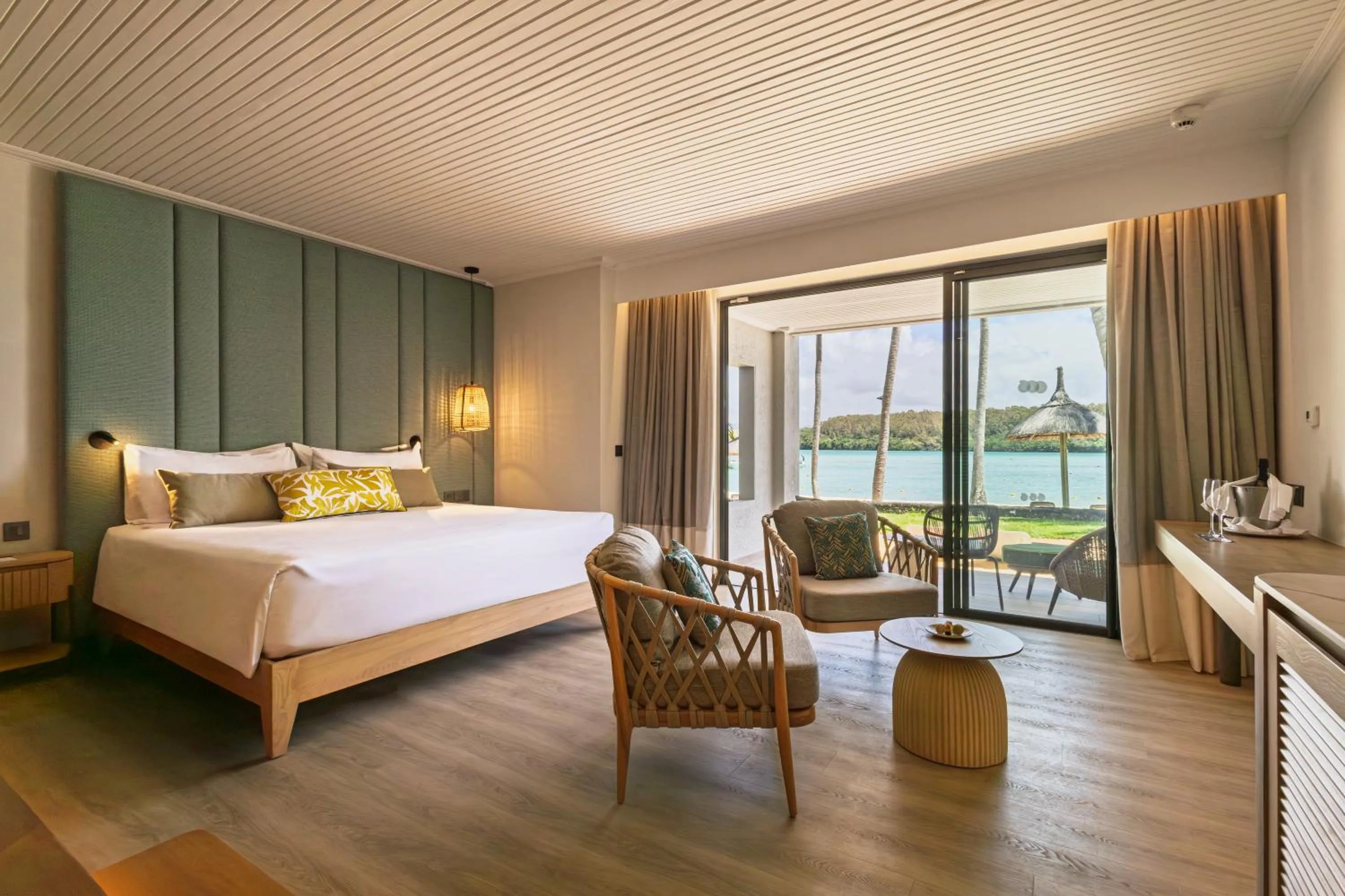Bed in Shandrani Beachcomber Resort & Spa