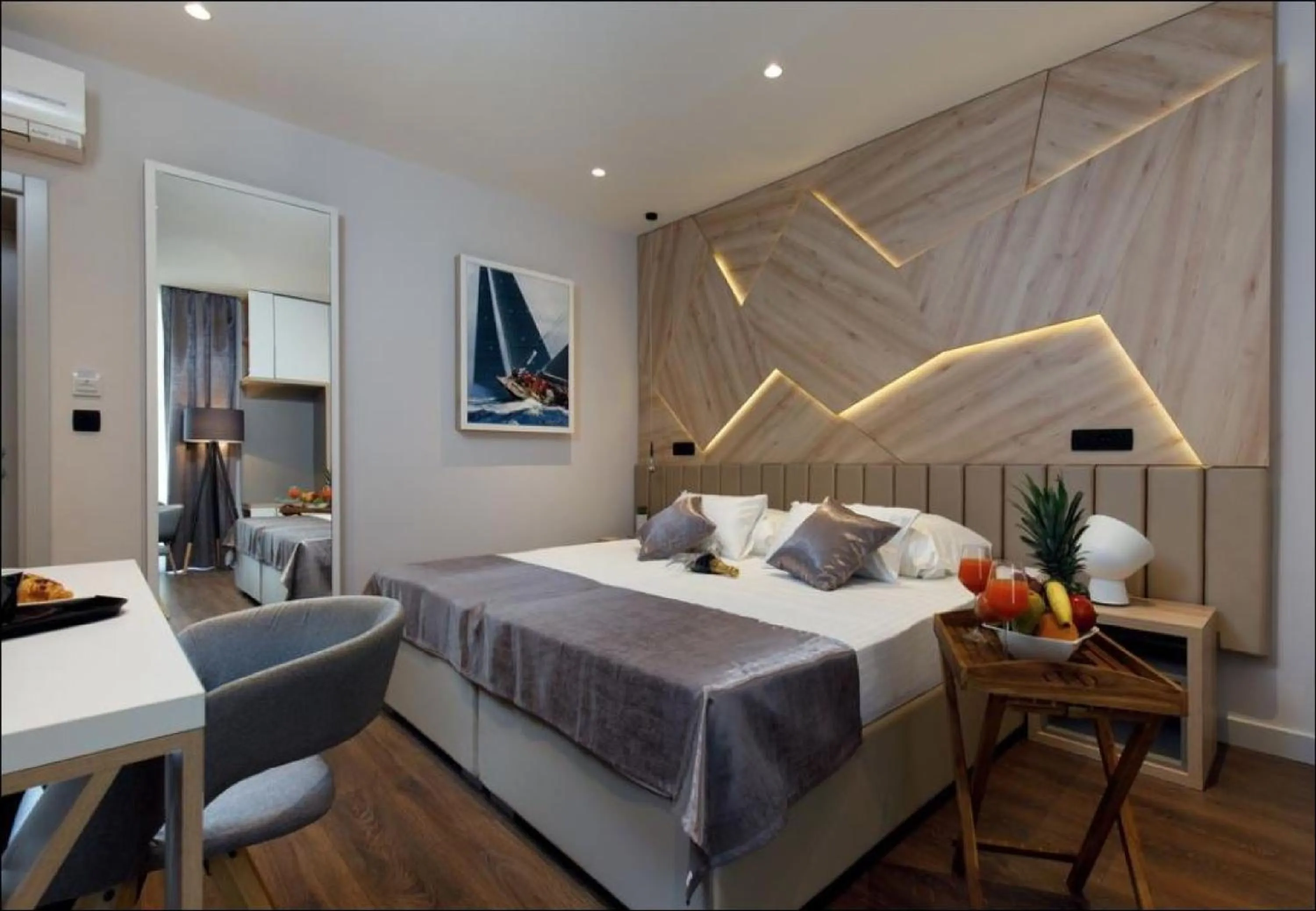 Photo of the whole room, Bed in Sailor Boutique Rooms