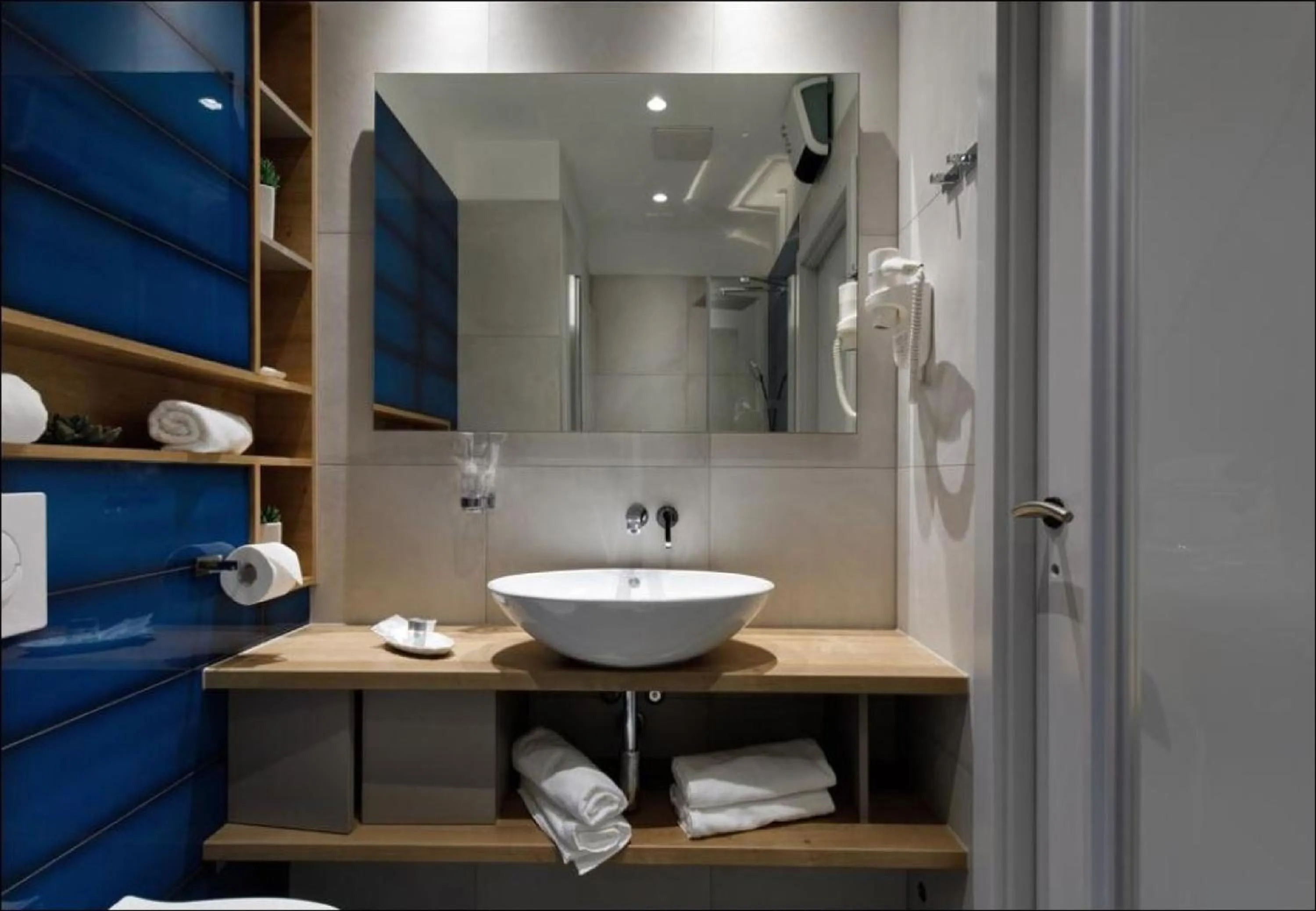 Bathroom in Sailor Boutique Rooms