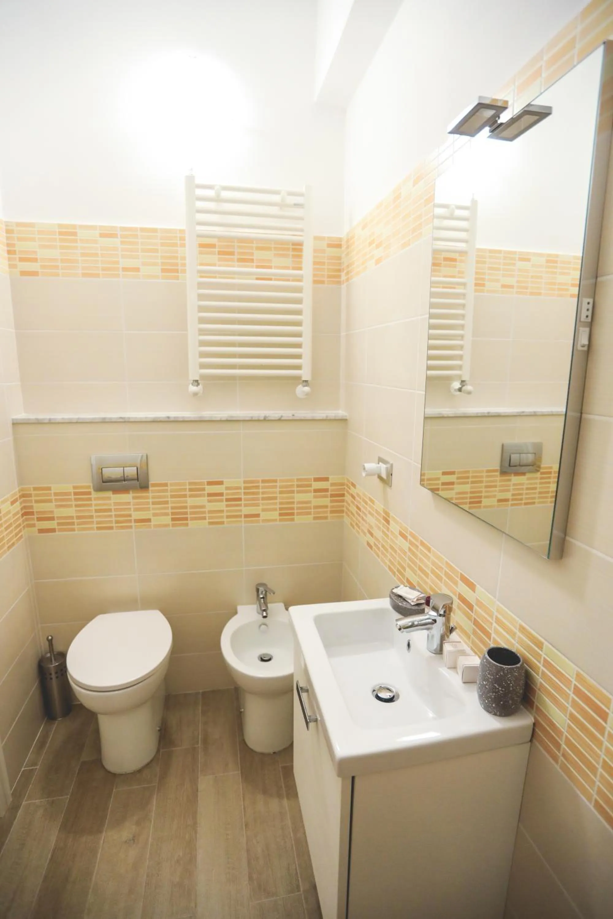 Il Viaggiatore Via Rimini Serapo