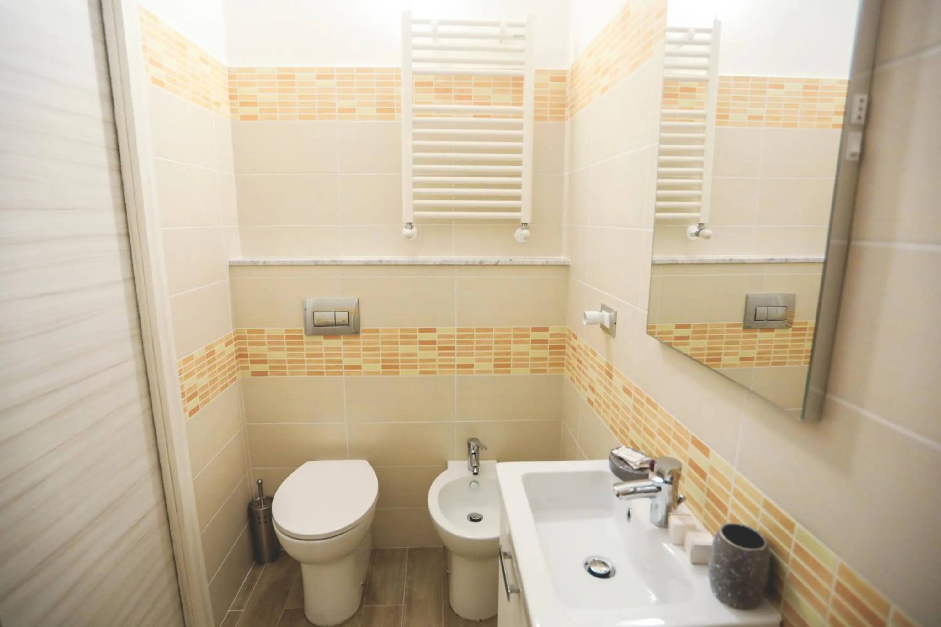 Il Viaggiatore Via Rimini Serapo