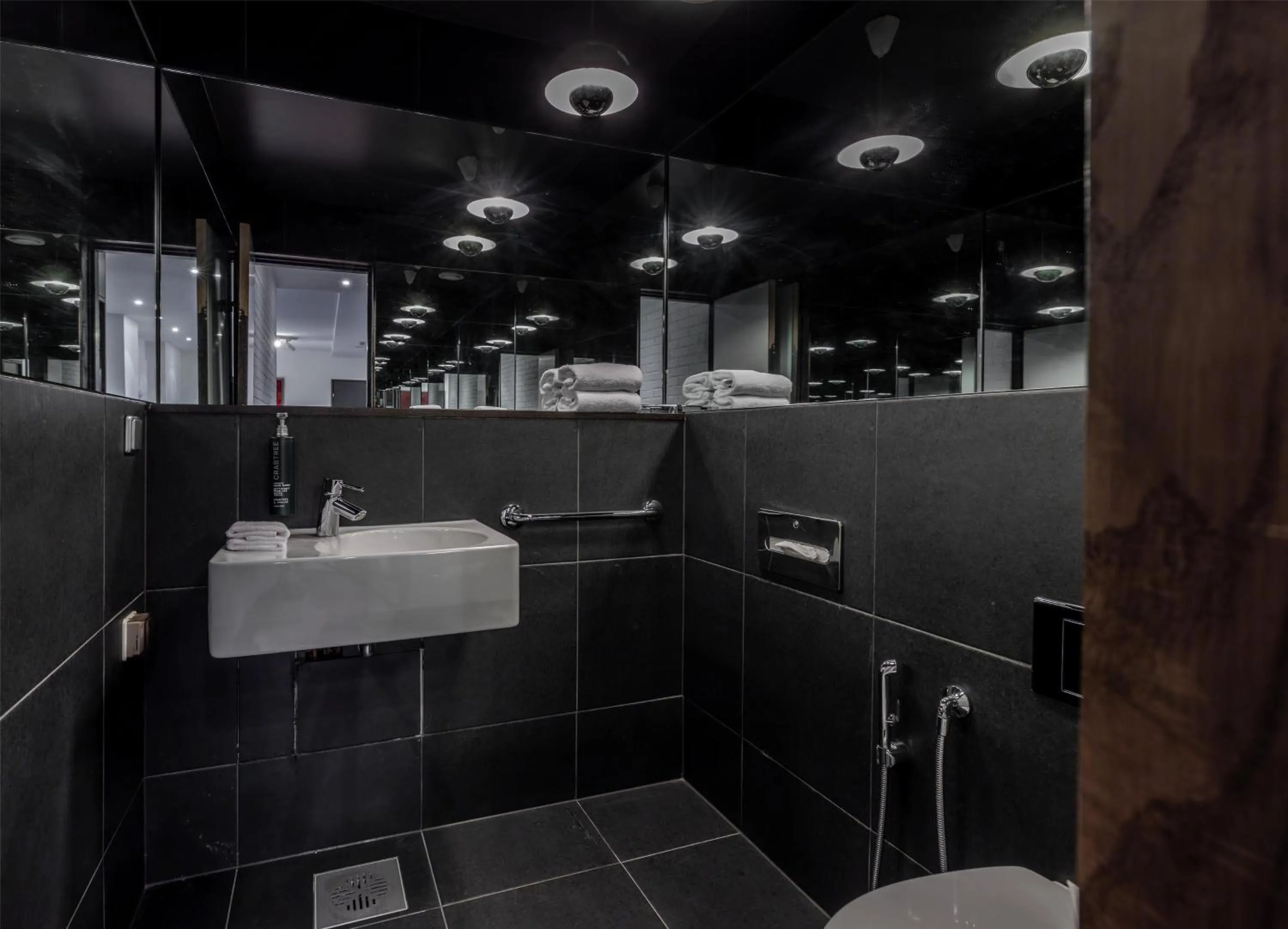 Bathroom in Hilton Helsinki Kalastajatorppa