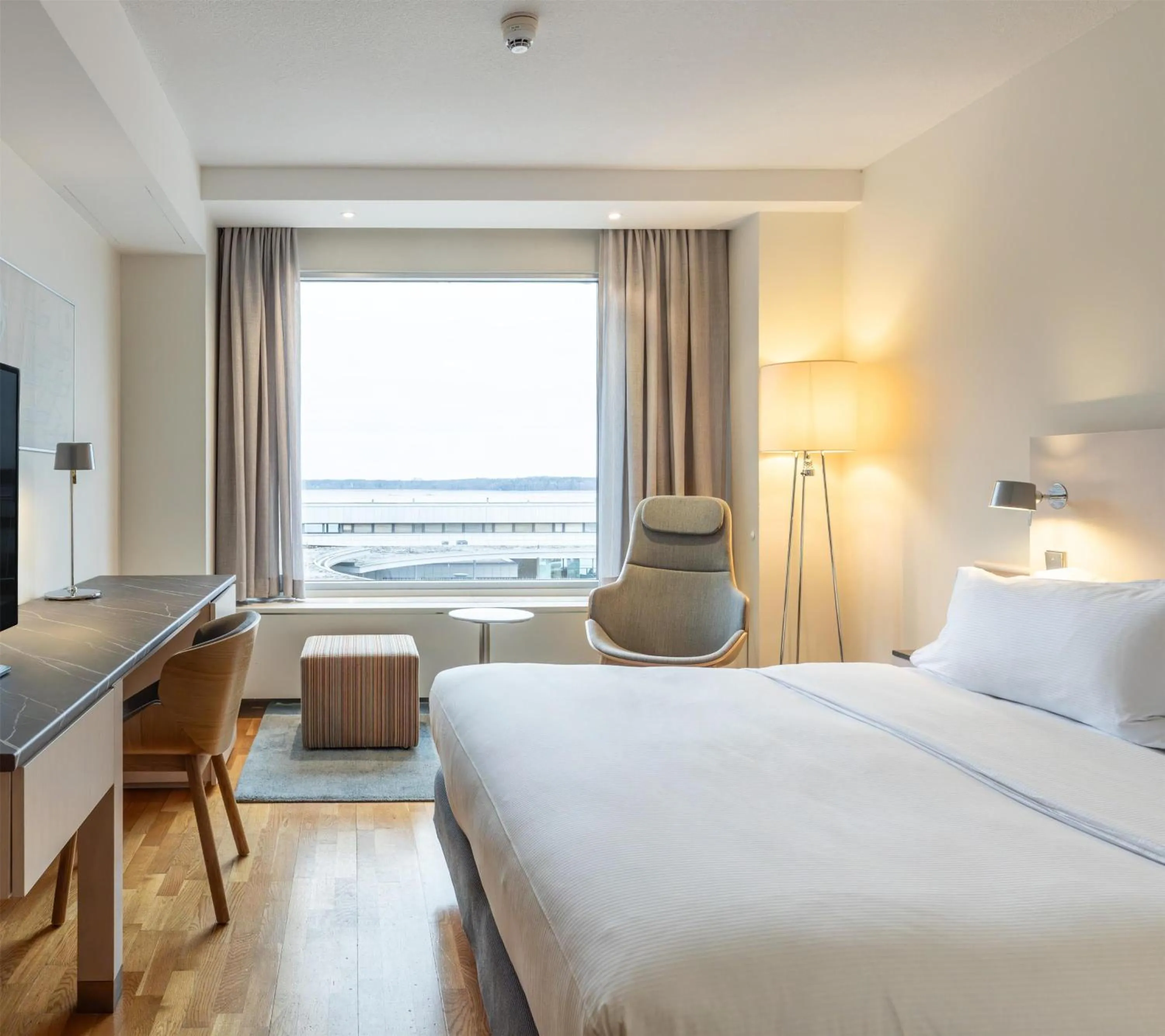 Bed in Hilton Helsinki Kalastajatorppa