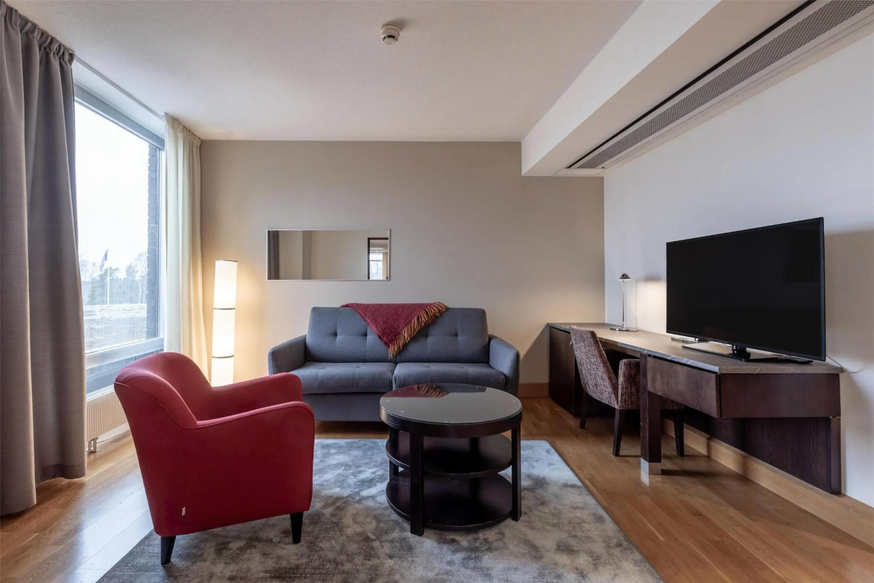 Living room in Hilton Helsinki Kalastajatorppa