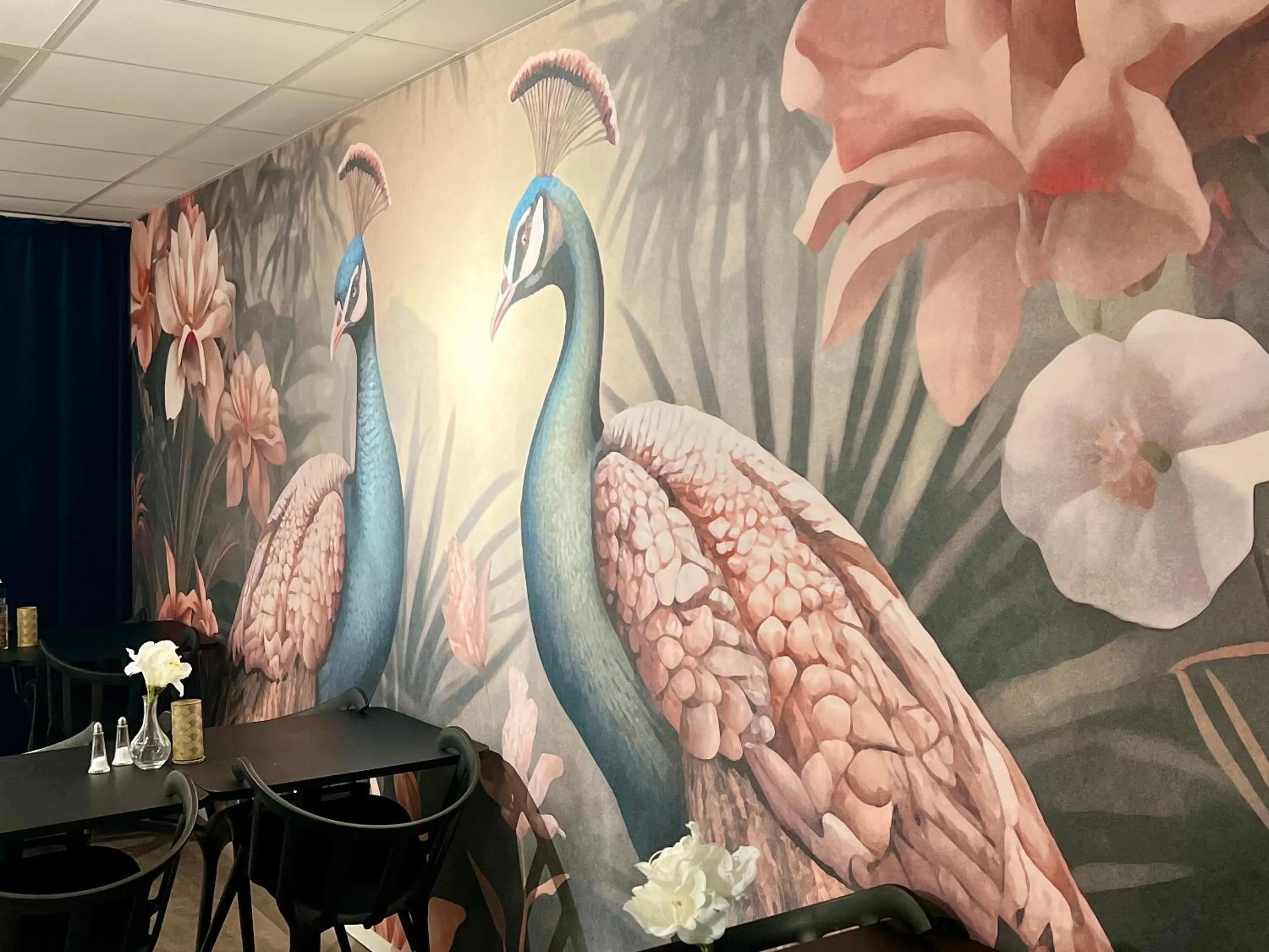 Restaurant/places to eat in Palm Tree Hotel, Best Western Signature Collection