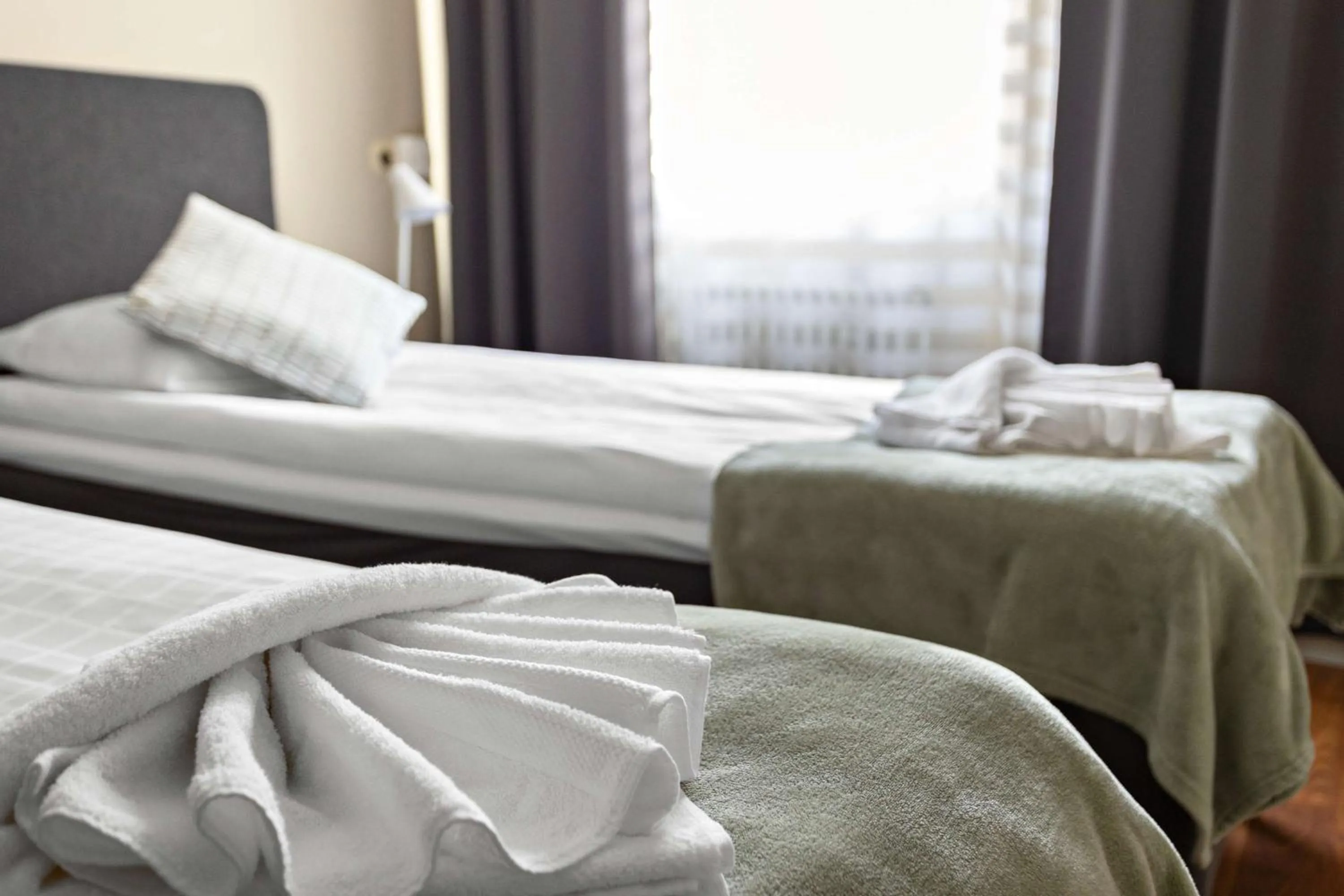 Bedroom, Bed in Palm Tree Hotel, Best Western Signature Collection