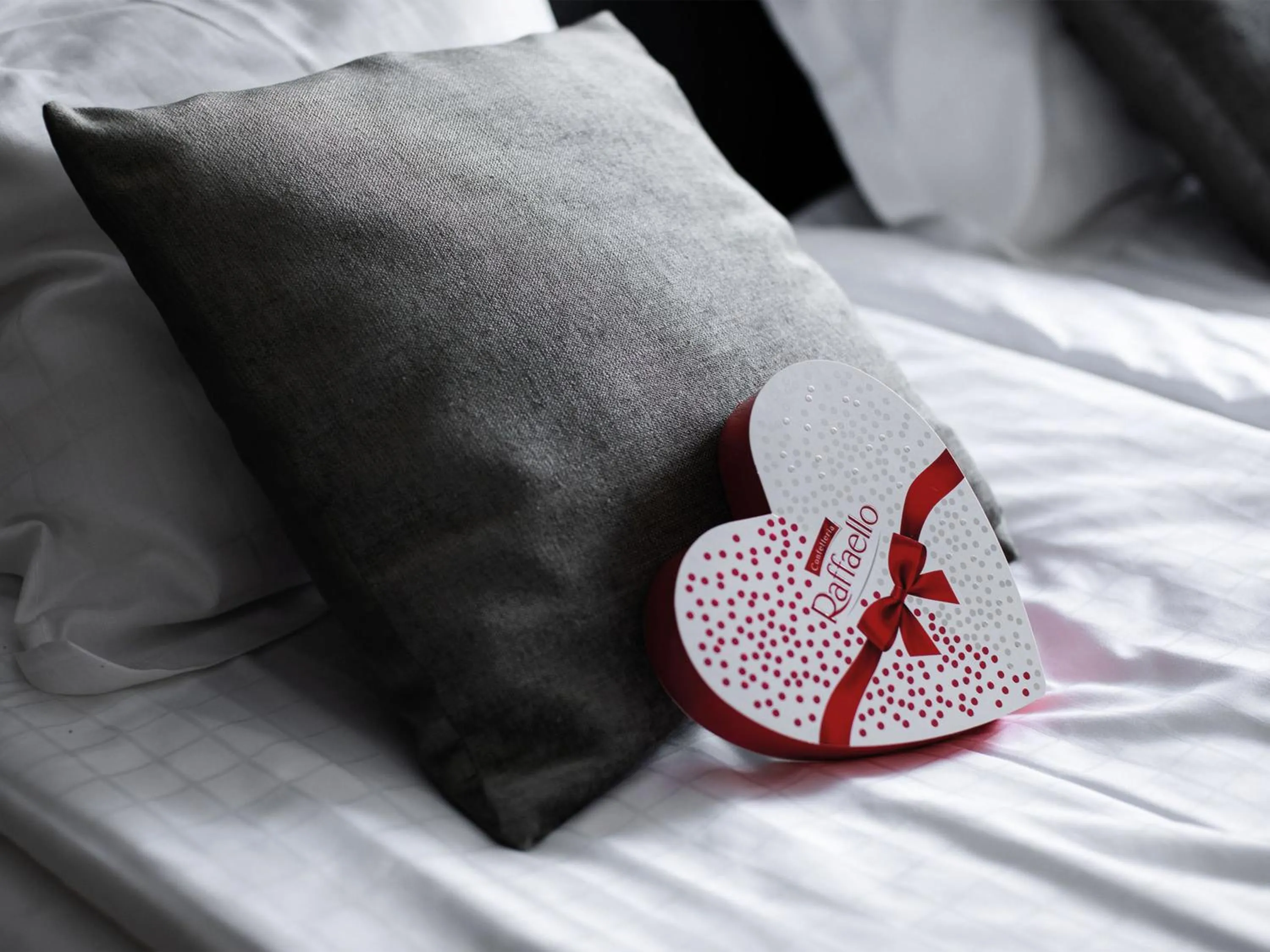 Property building, Bed in Palm Tree Hotel, Best Western Signature Collection