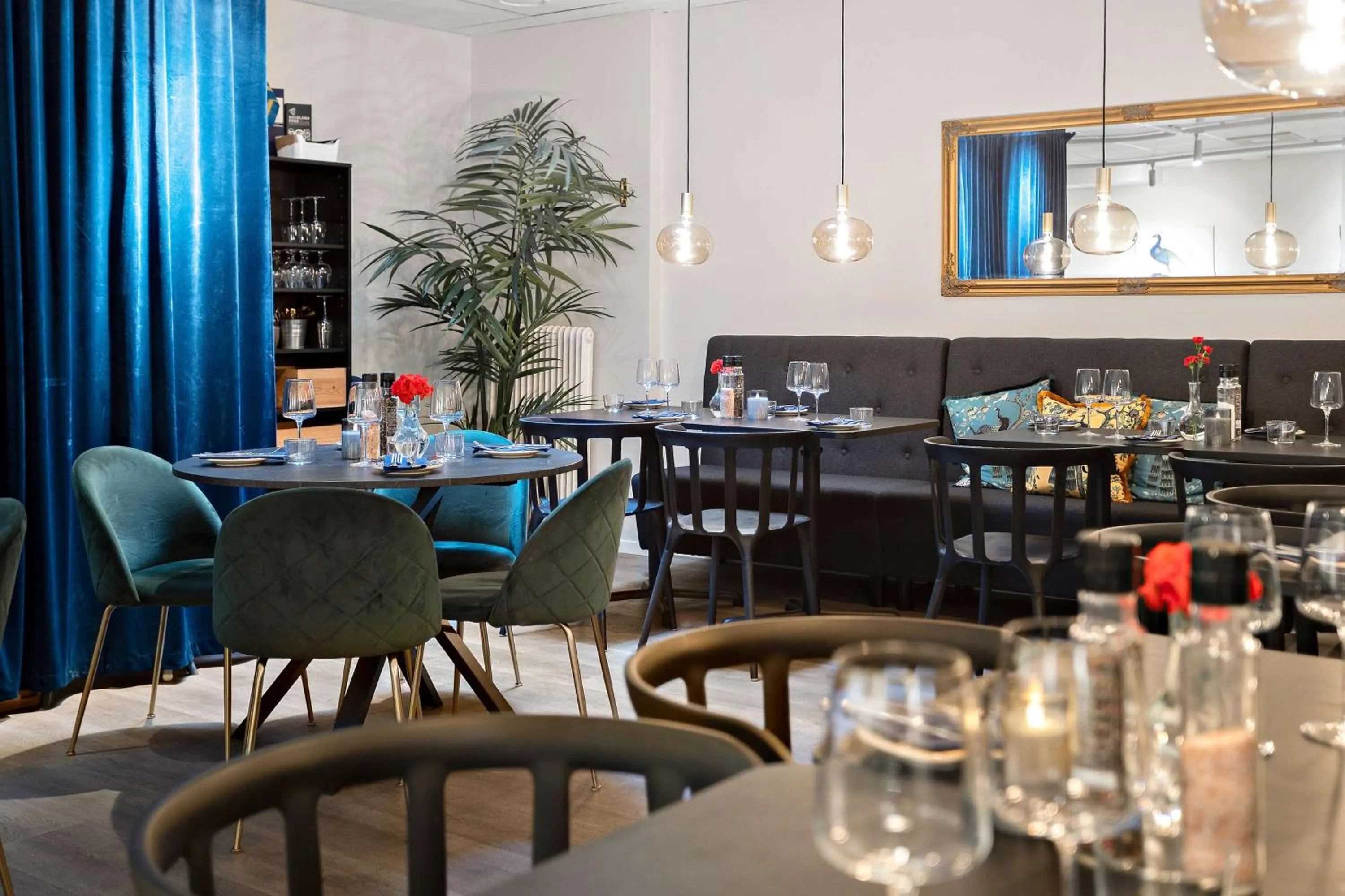 Restaurant/places to eat in Palm Tree Hotel, Best Western Signature Collection