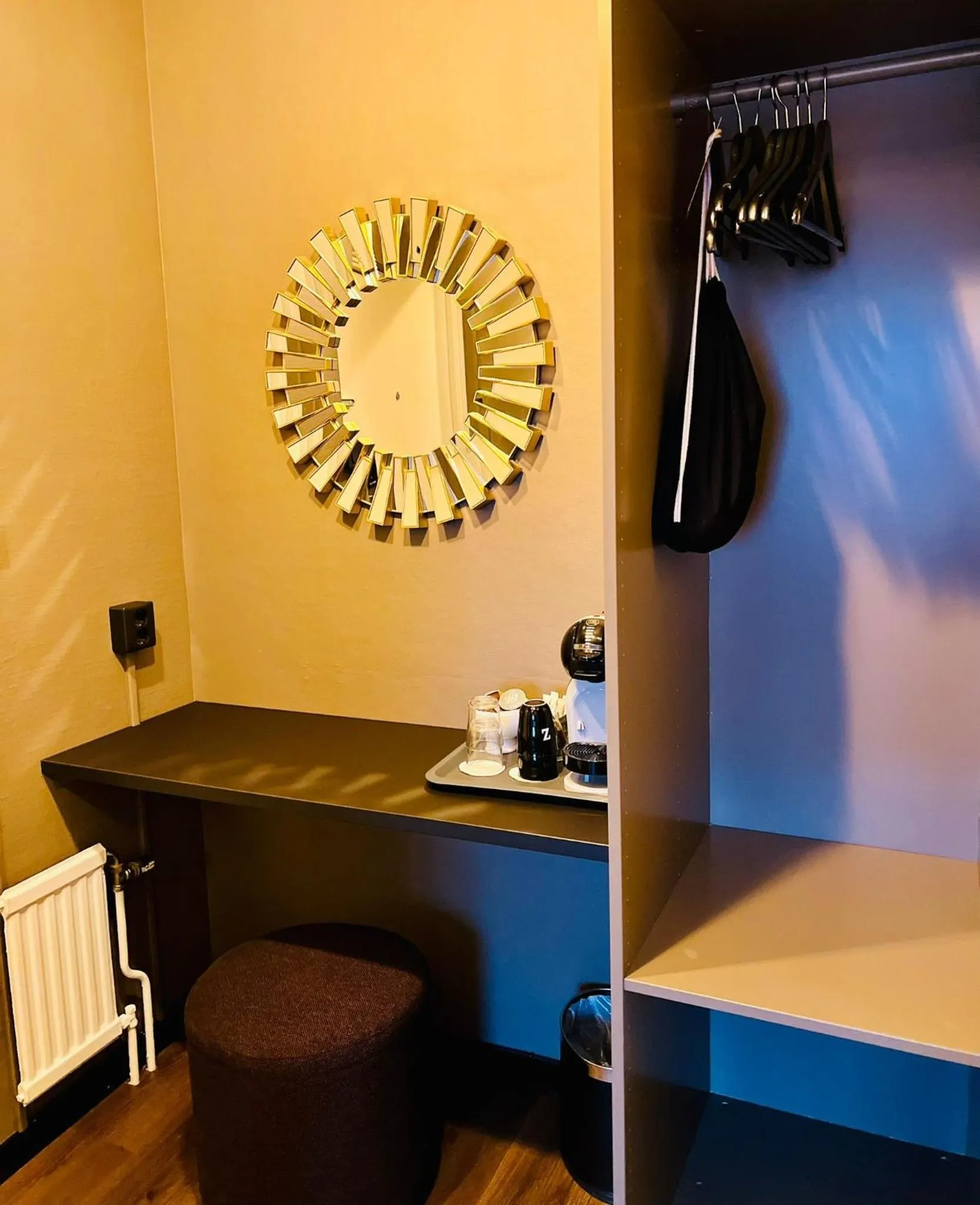 Coffee/tea facilities in Palm Tree Hotel, Best Western Signature Collection