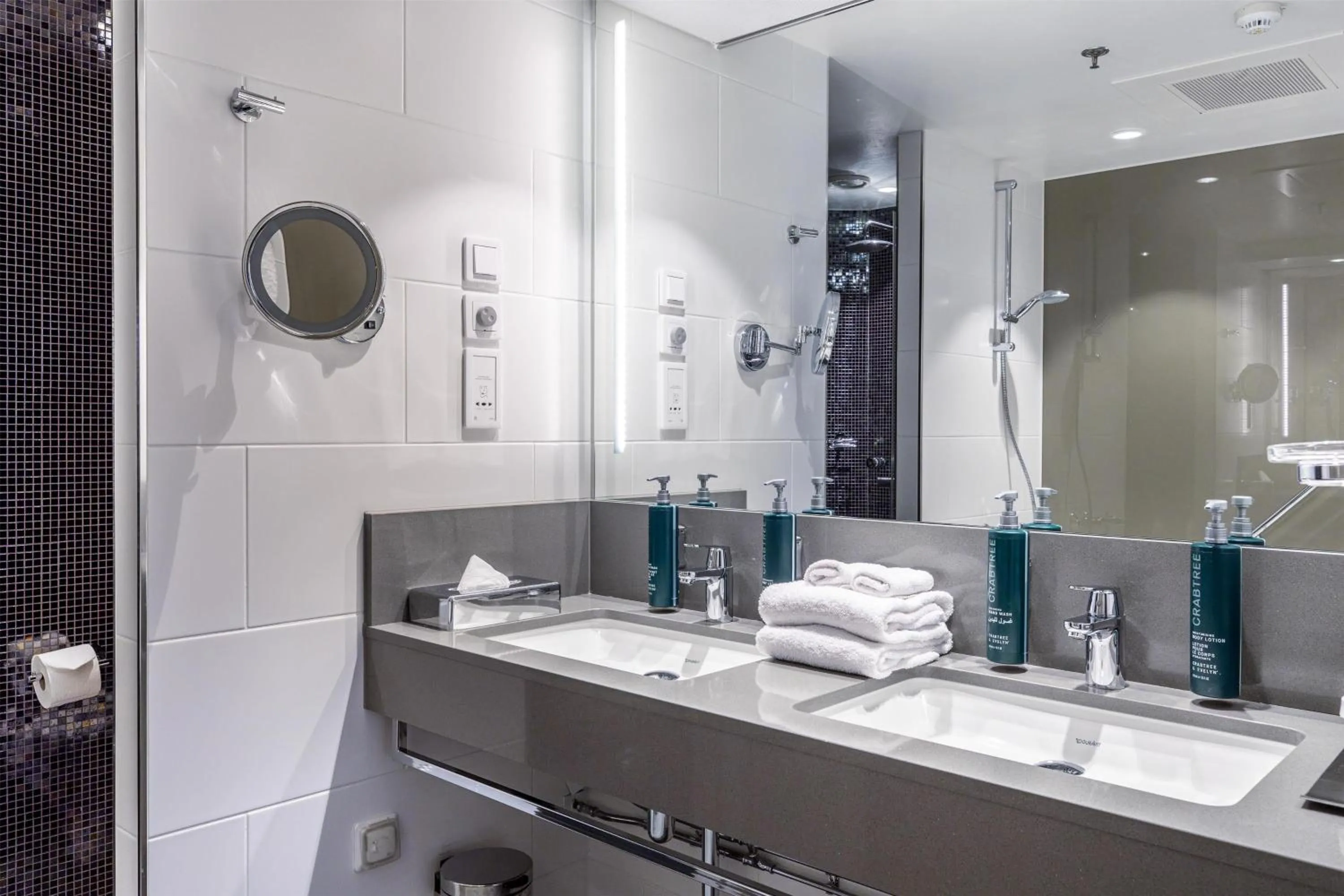 Bathroom in Hilton Helsinki Strand