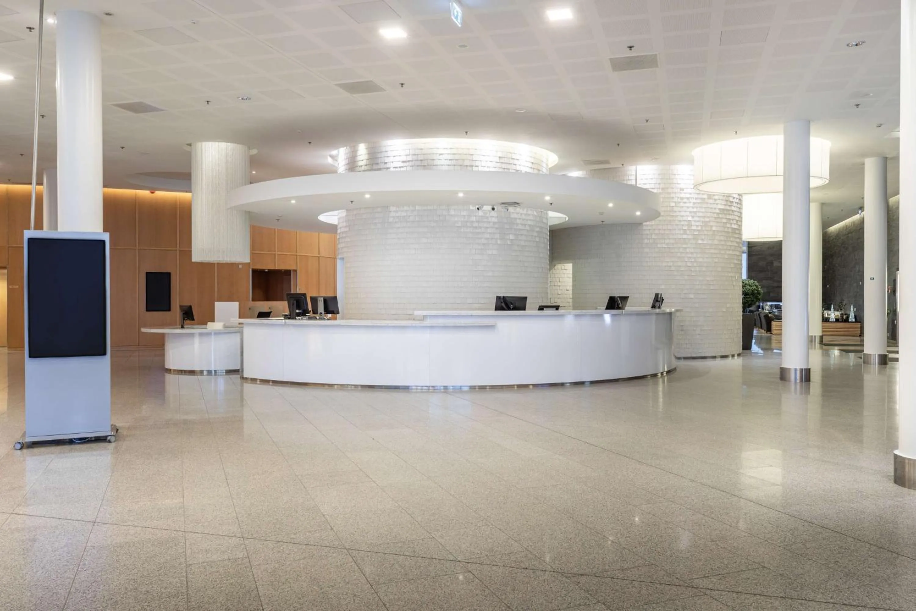 Lobby or reception in Hilton Helsinki Airport