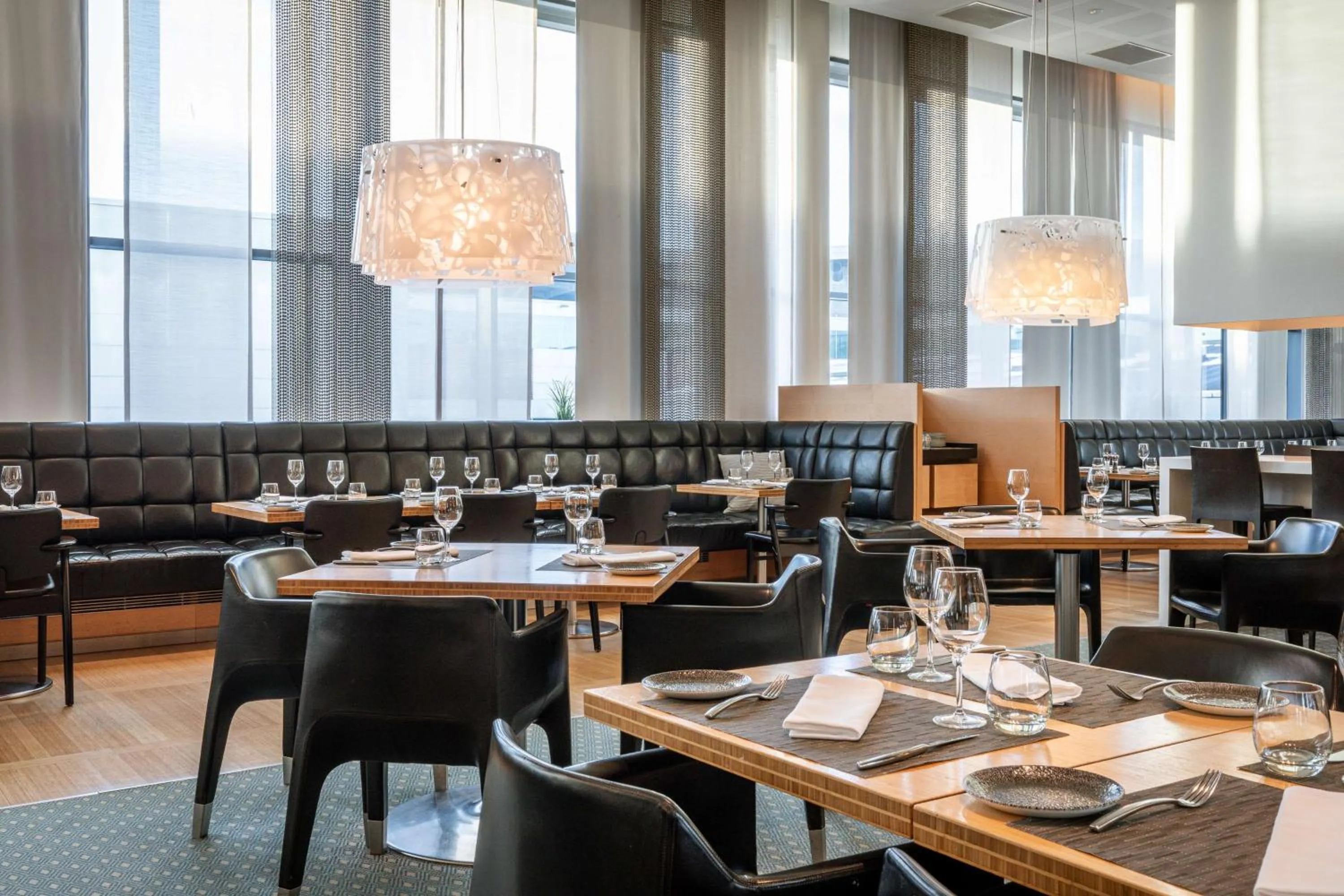 Restaurant/places to eat in Hilton Helsinki Airport