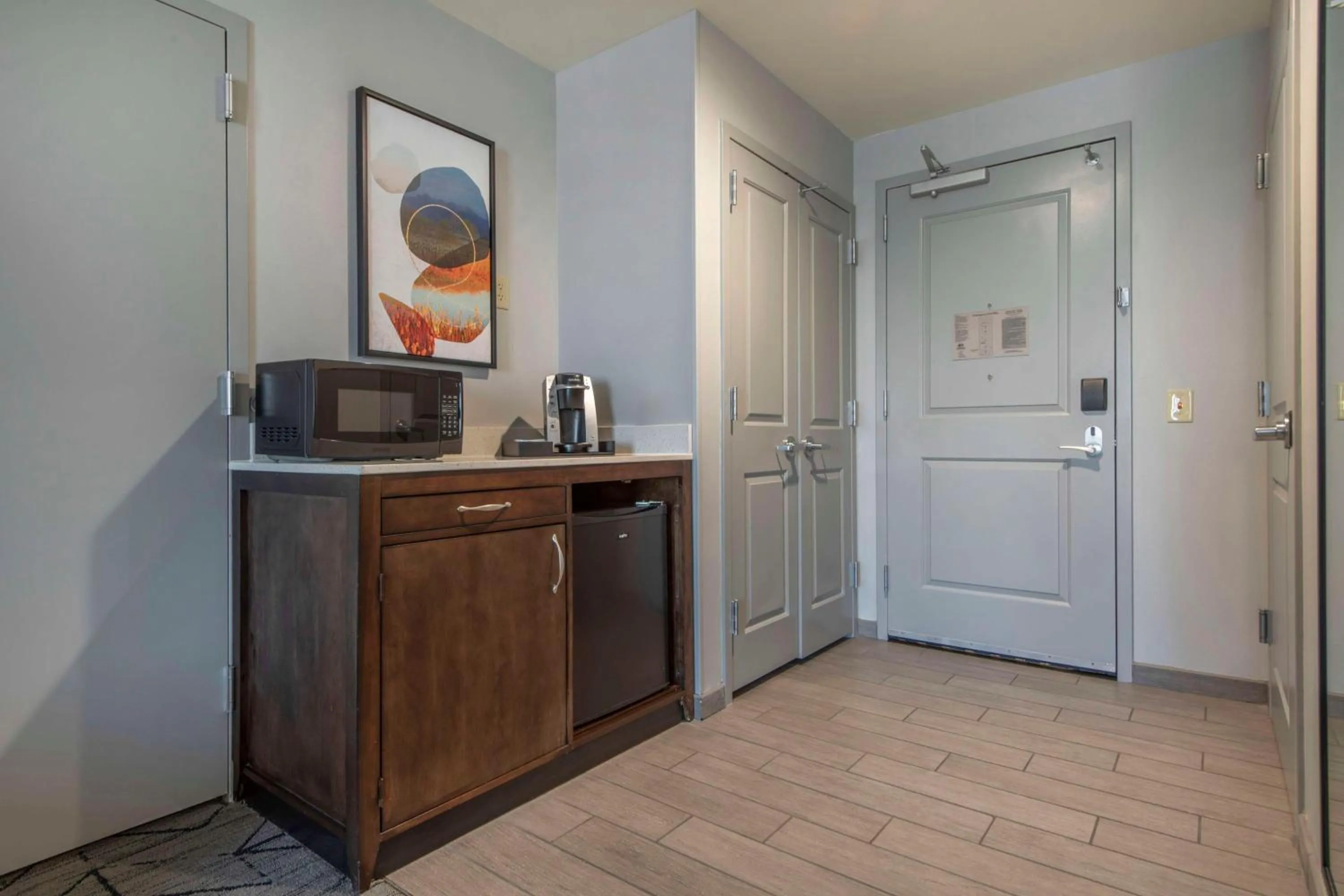 Photo of the whole room in Hilton Garden Inn Raleigh Cary