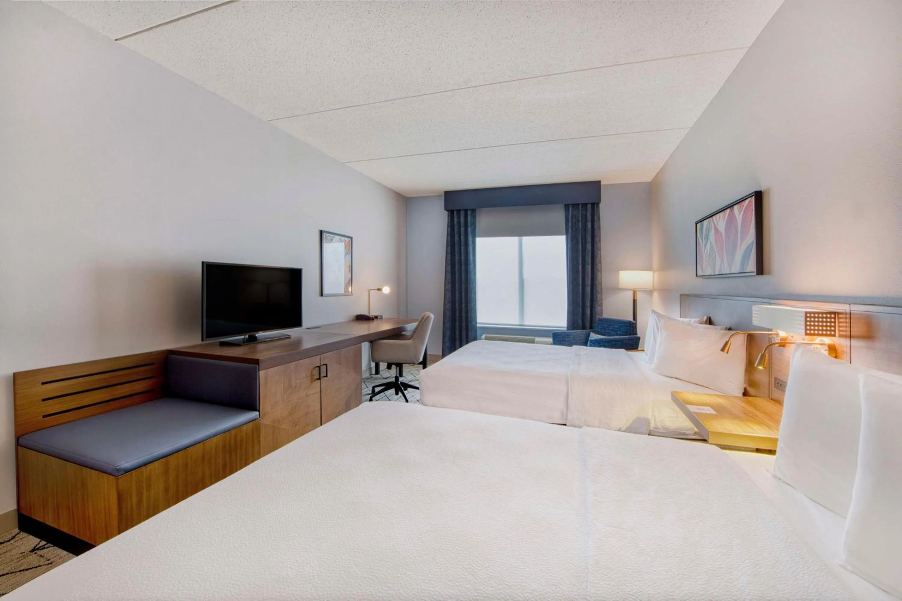 Bed in Hilton Garden Inn Raleigh Cary