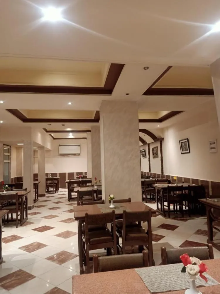 Restaurant/places to eat in Eiffel Hotel Hurghada