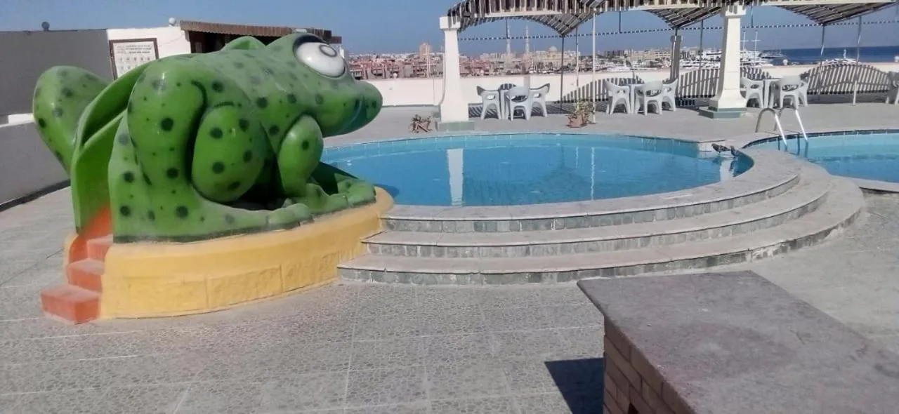 Swimming pool in Eiffel Hotel Hurghada
