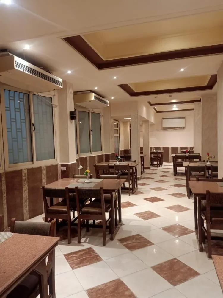 Restaurant/places to eat in Eiffel Hotel Hurghada