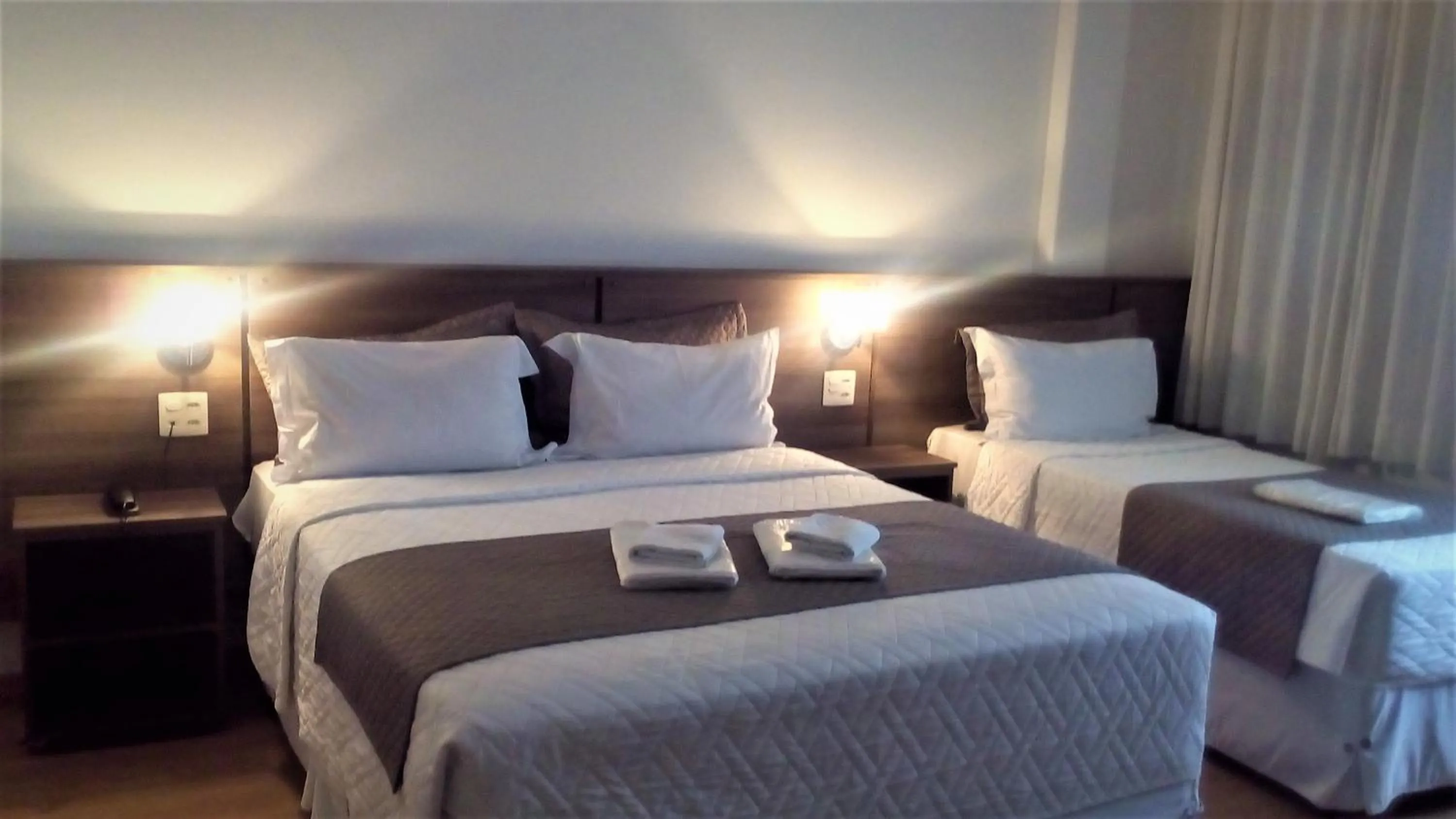 Photo of the whole room, Bed in Atlântico Hotel