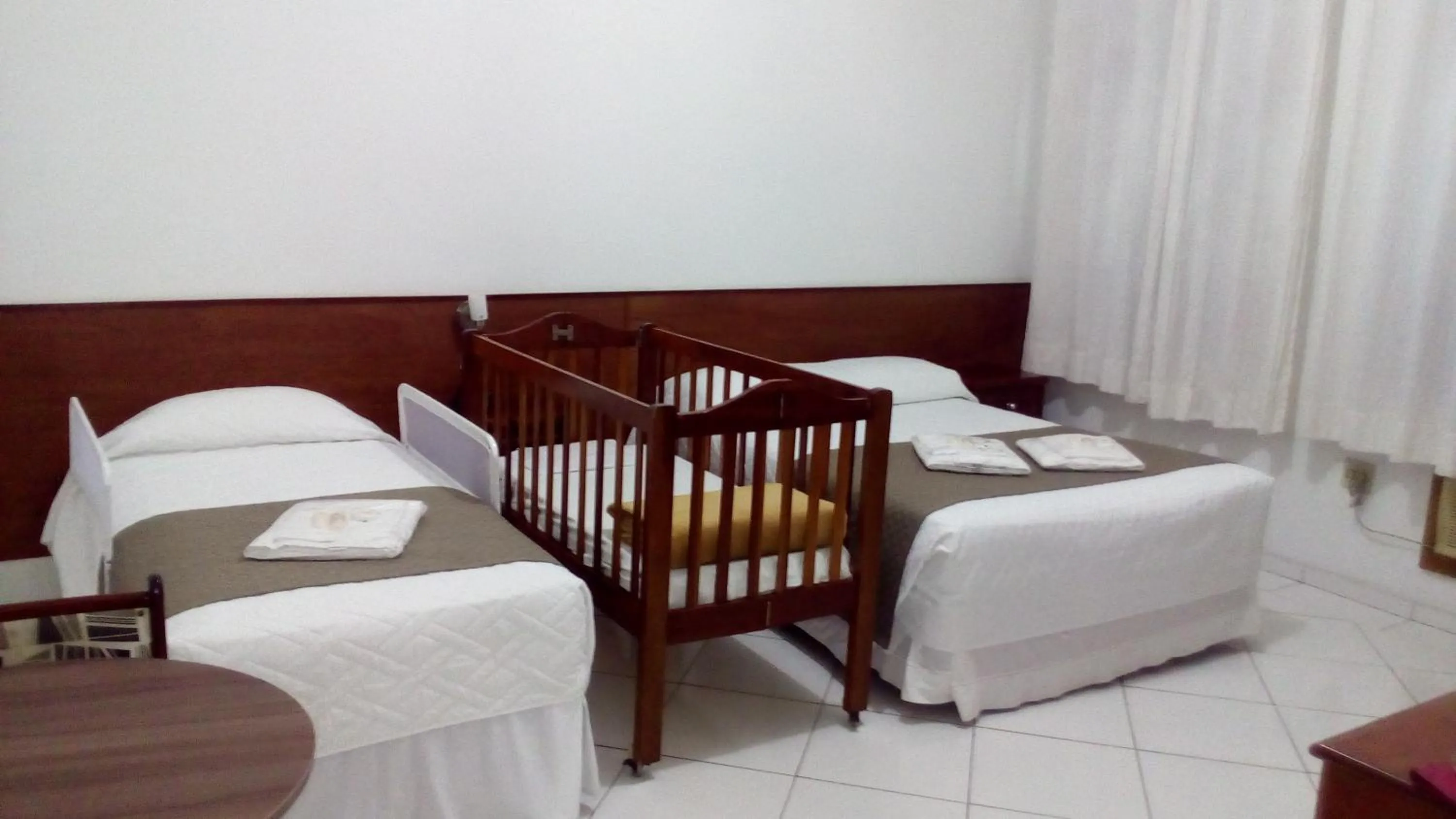 cot, Bed in Atlântico Hotel