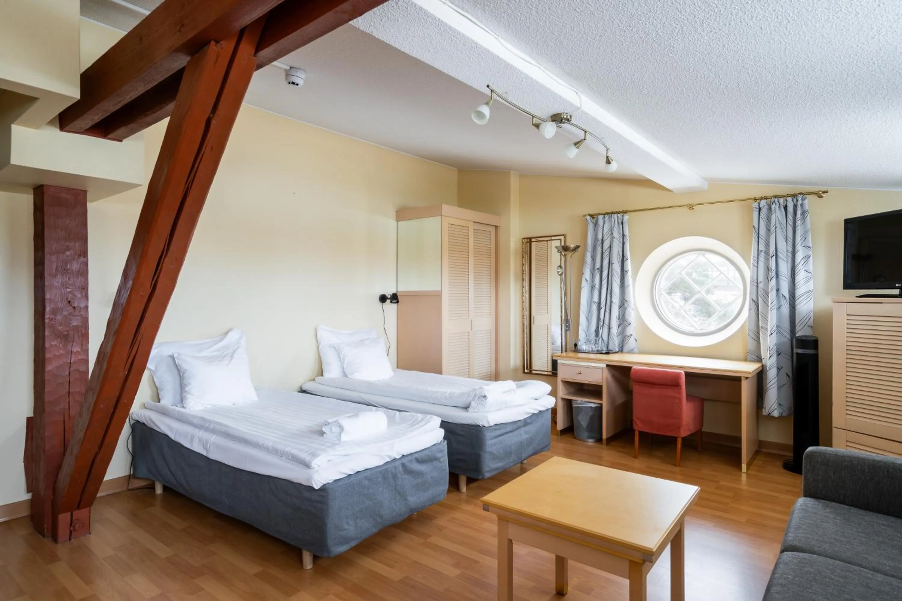 wardrobe, Bed in Hiisi Hotel Turku Seaport