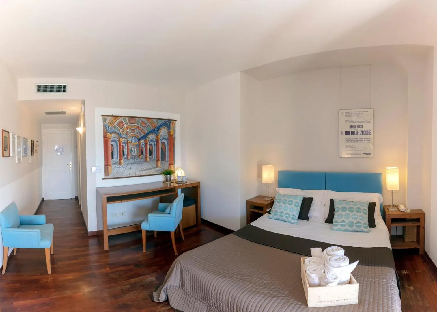 Photo of the whole room, Bed in Hotel Pocho