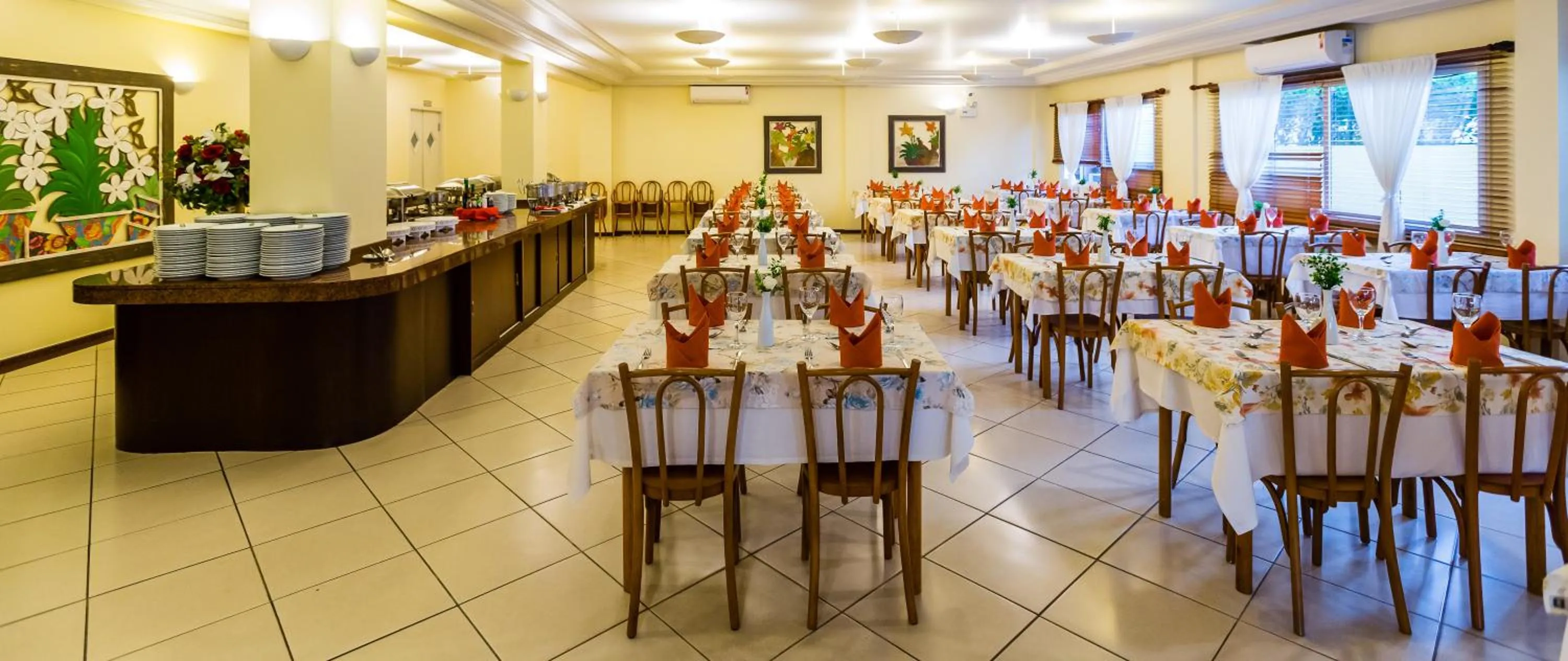 Restaurant/places to eat in Hotel Vila do Farol