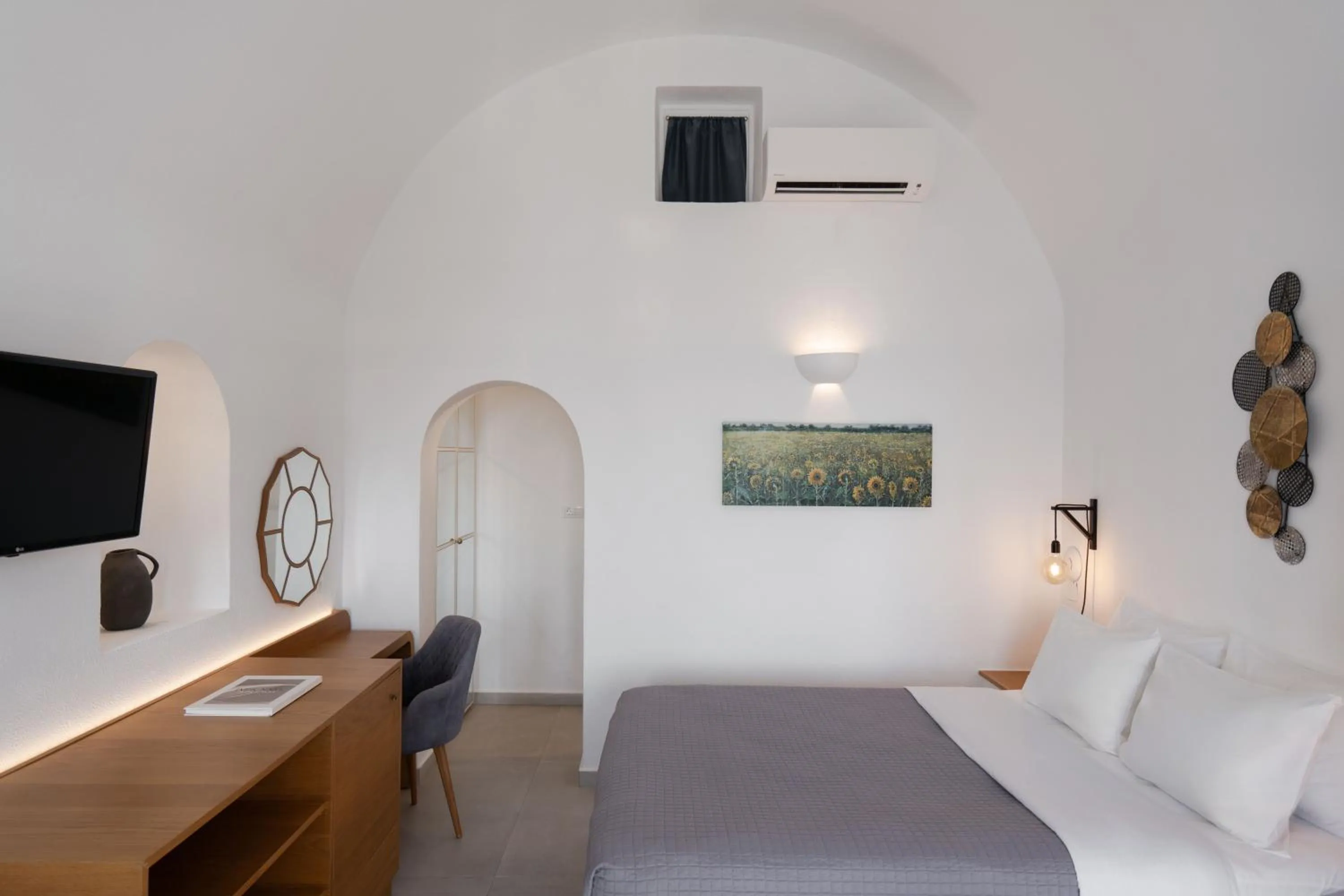 Bed in Santorini Princess Spa Hotel