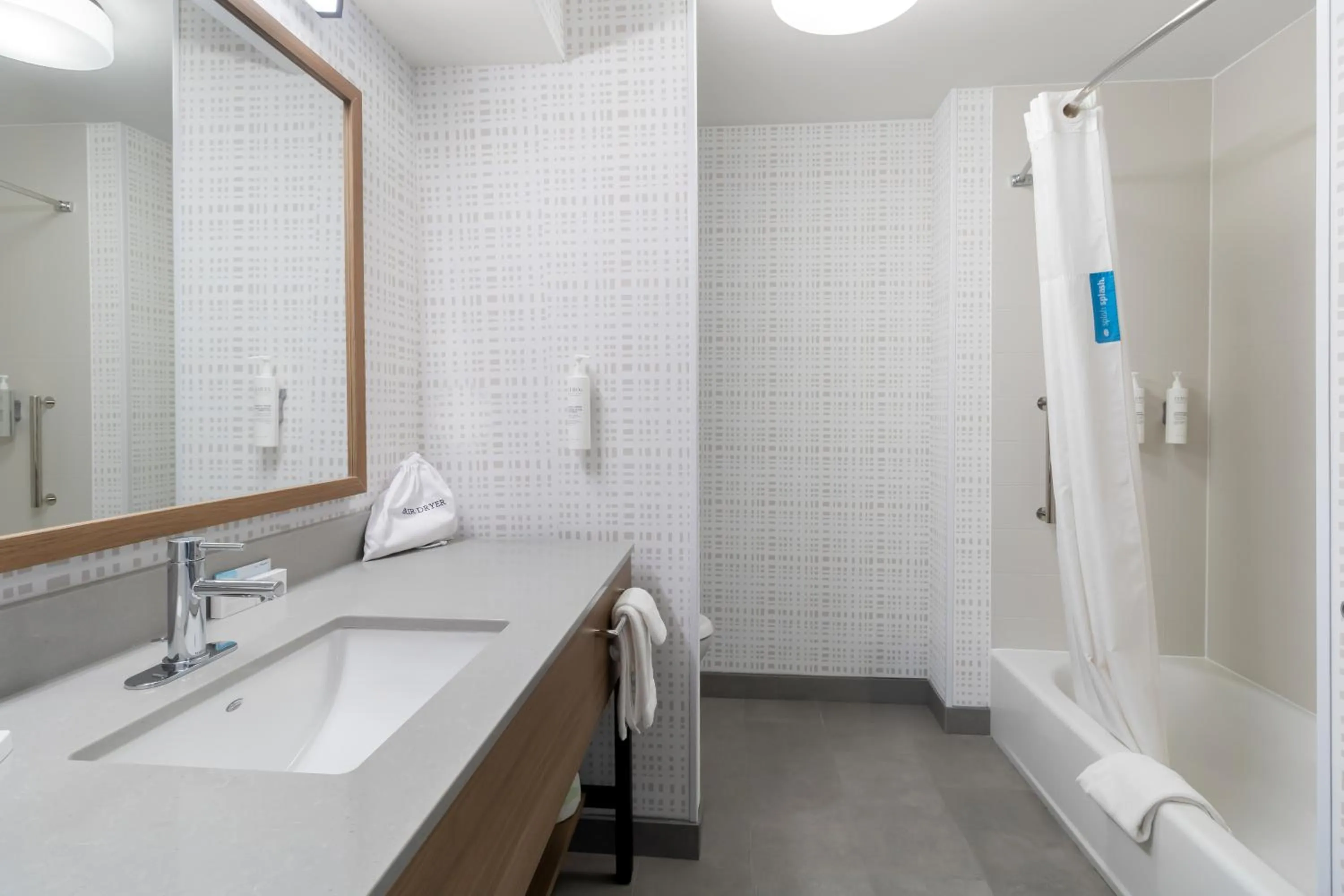 Hampton Inn & Suites New Castle, PA