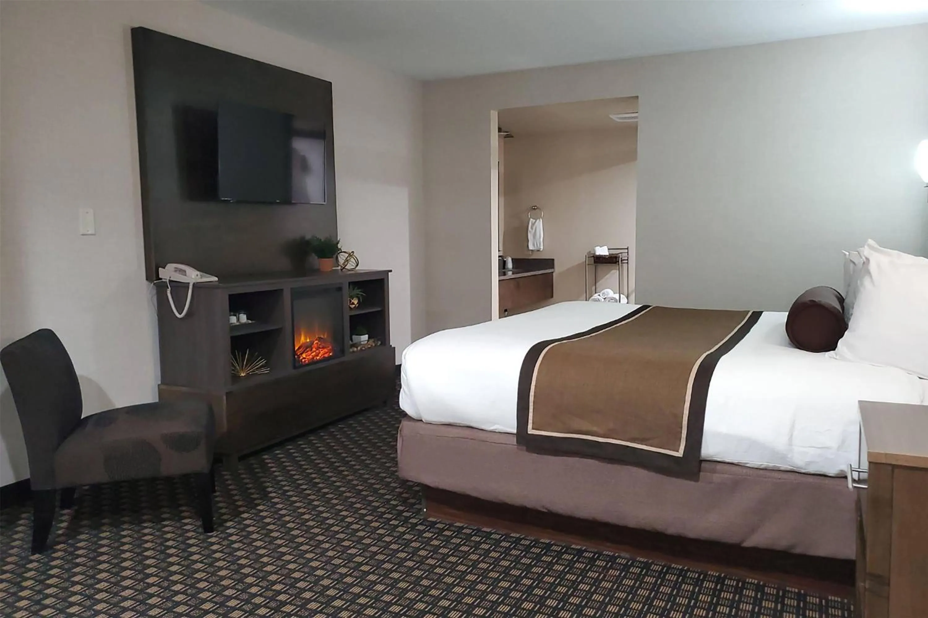 Photo of the whole room, Bed in AmericInn by Wyndham Watertown