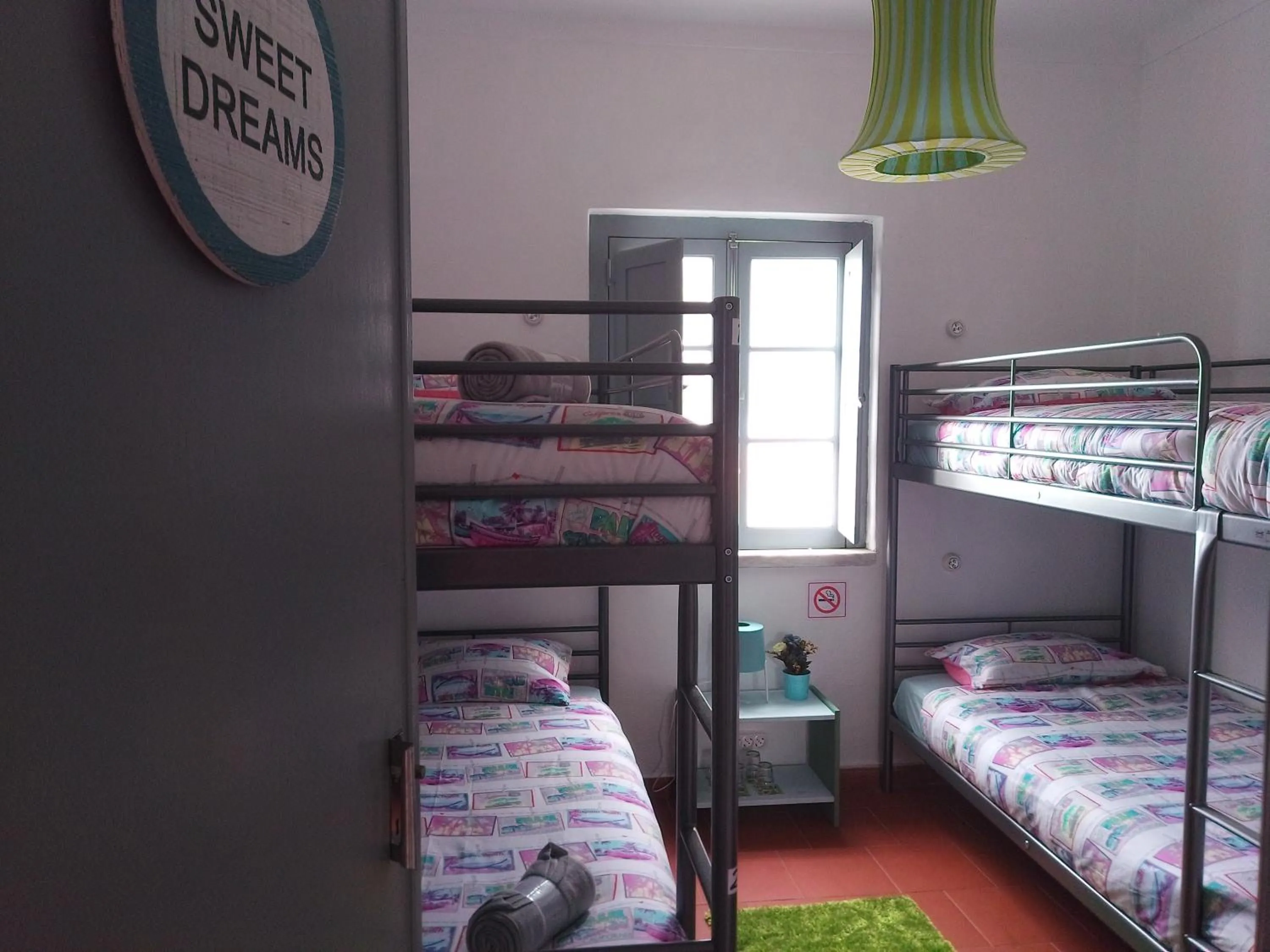 Bed in Fonte da Telha Beach Hostel