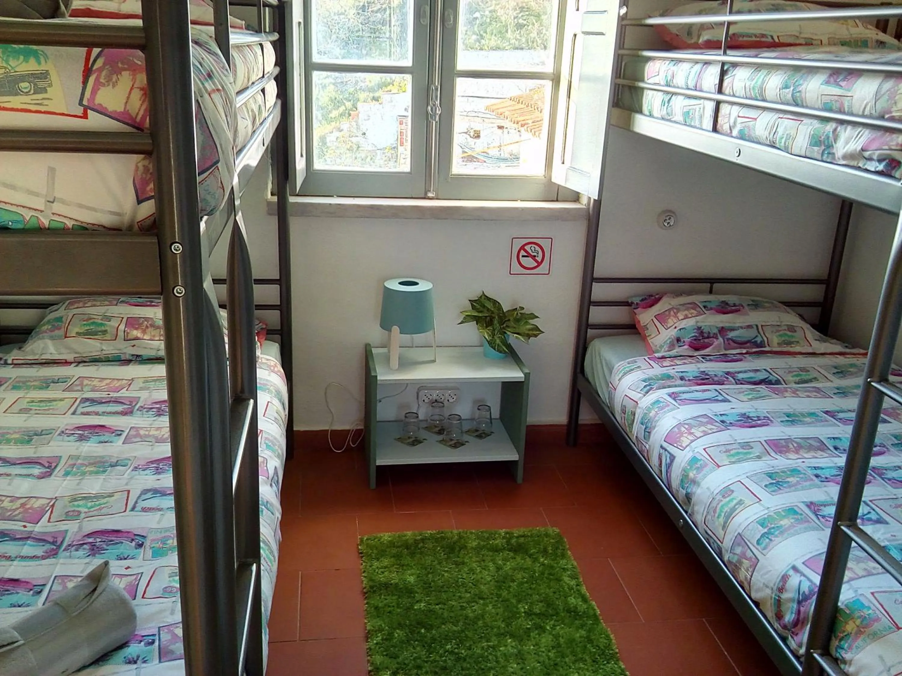Bed in Fonte da Telha Beach Hostel