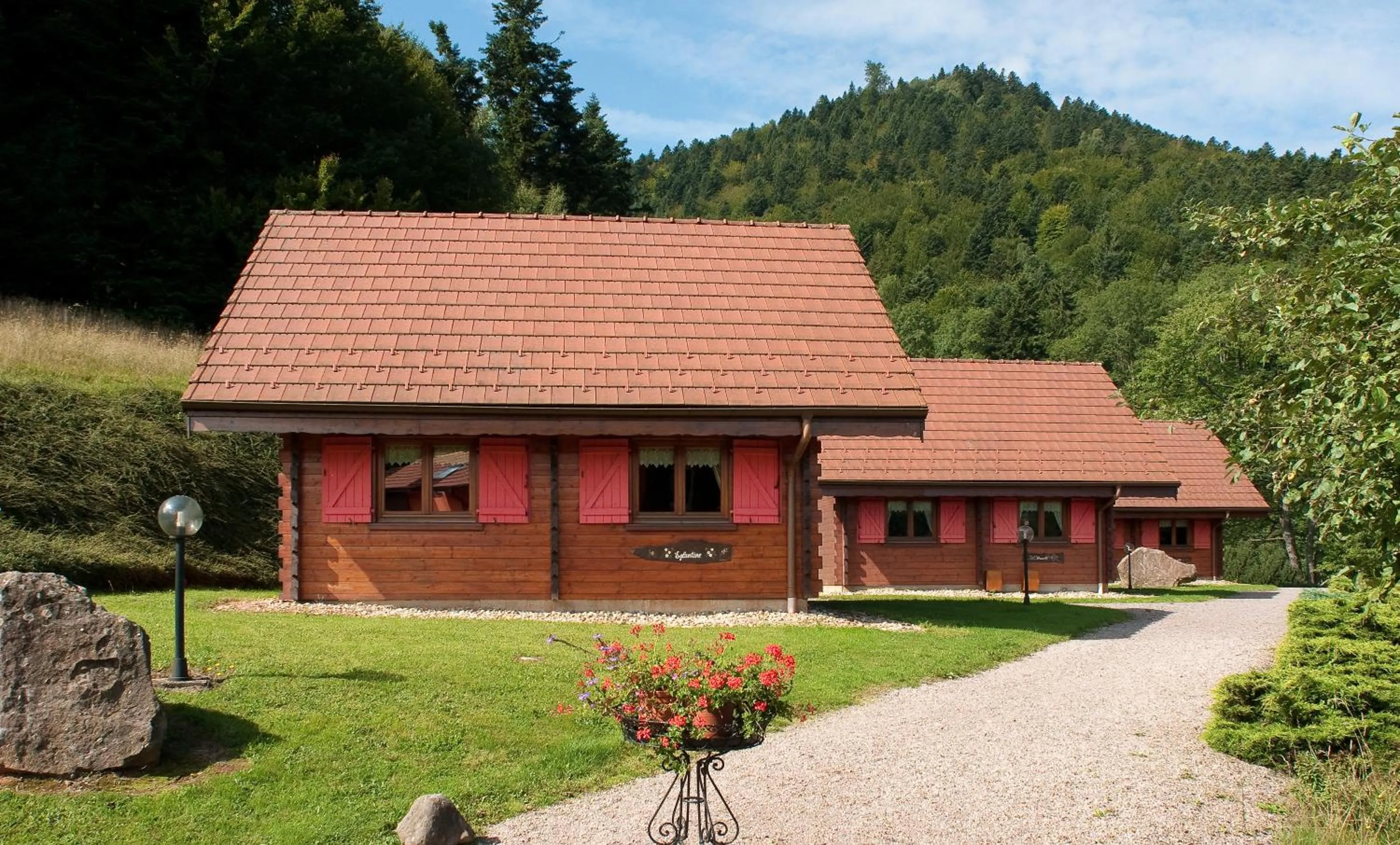 Property building in Logis Hôtel Restaurant Neuhauser