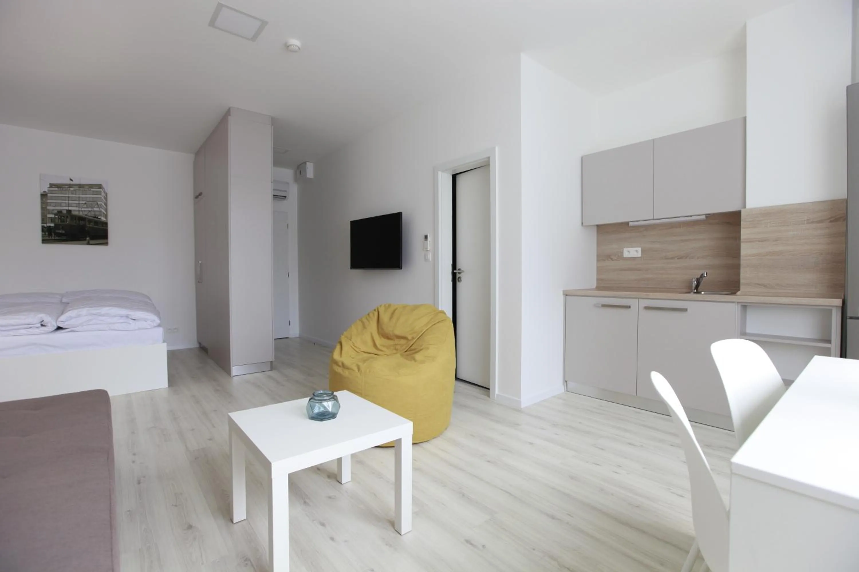 Bed in City Center Best Place Apartments