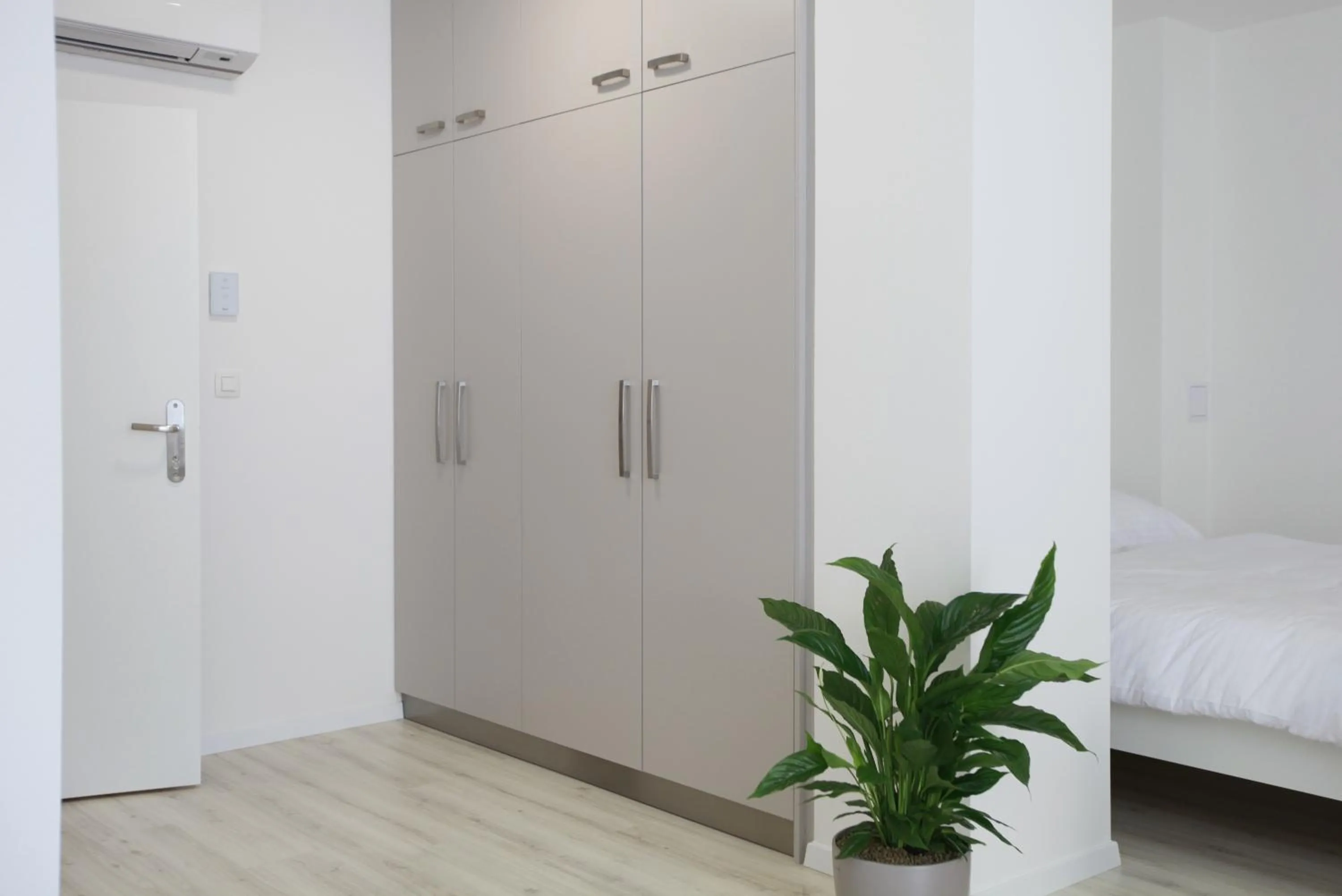 wardrobe, Bed in City Center Best Place Apartments