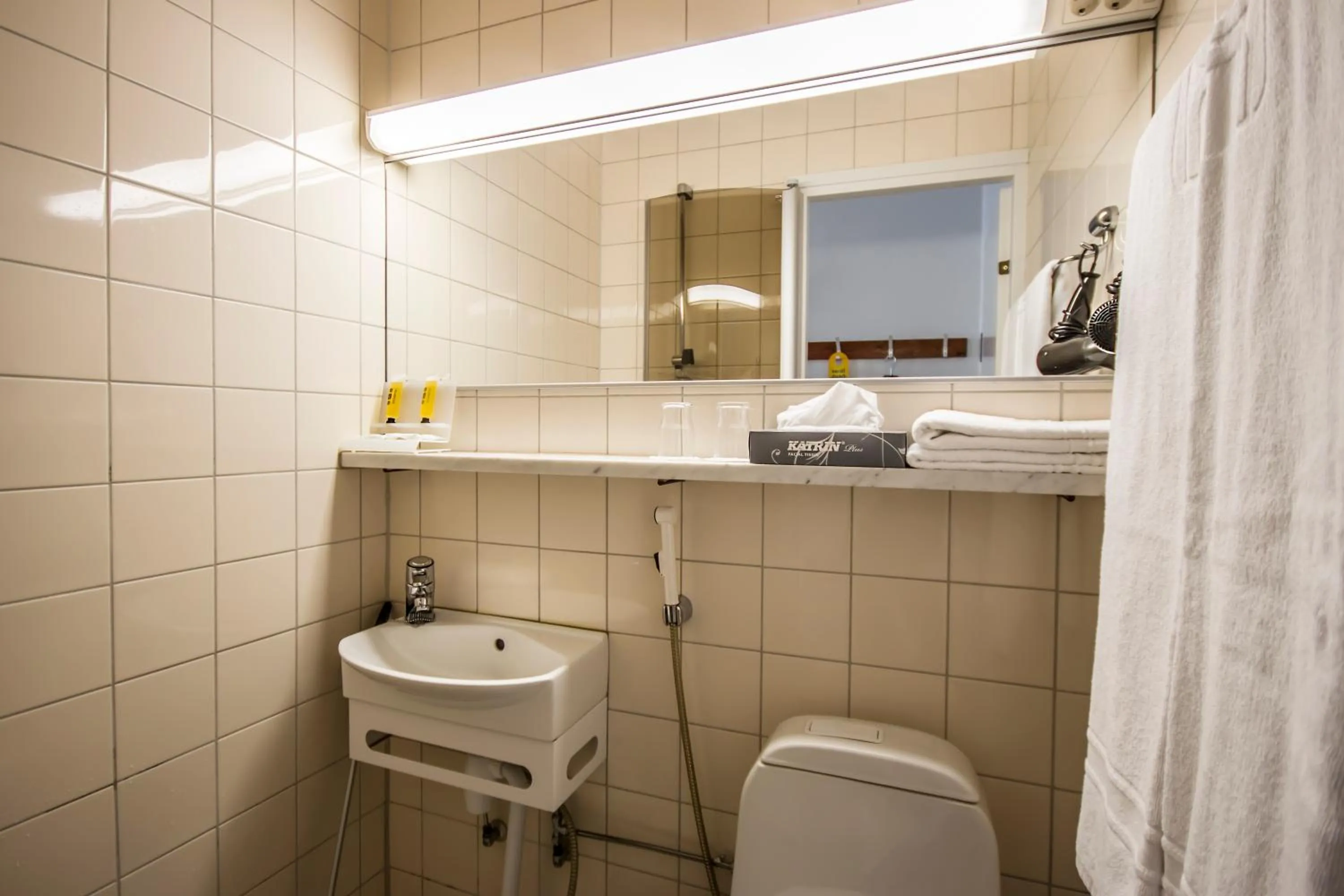 Shower in Best Western Hotel Apollo