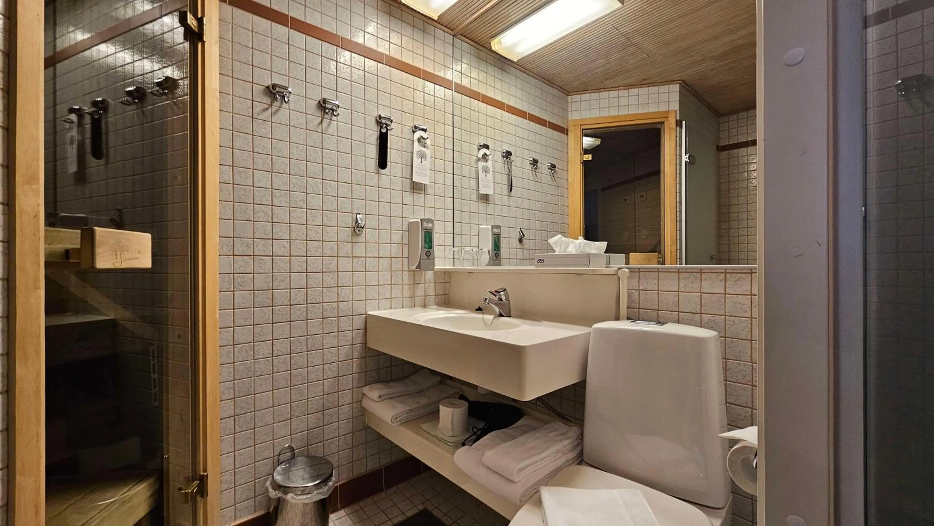 Bathroom in Best Western Hotel Apollo