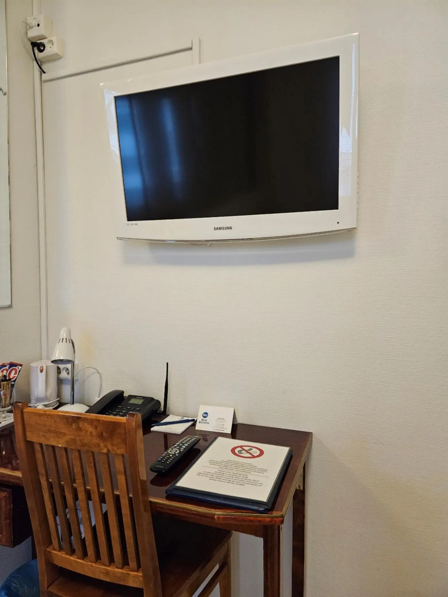 TV and multimedia in Best Western Hotel Apollo