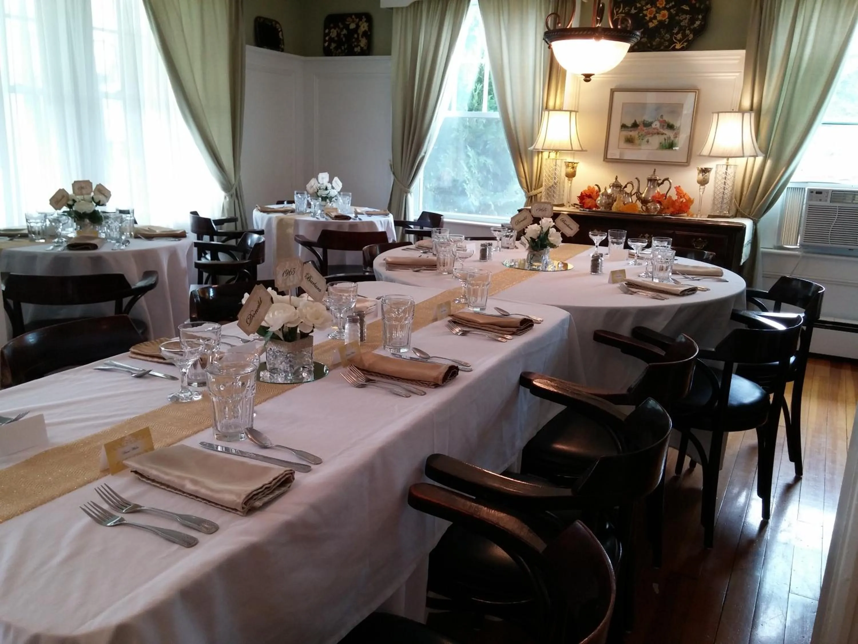Dining area in Victoria Inn