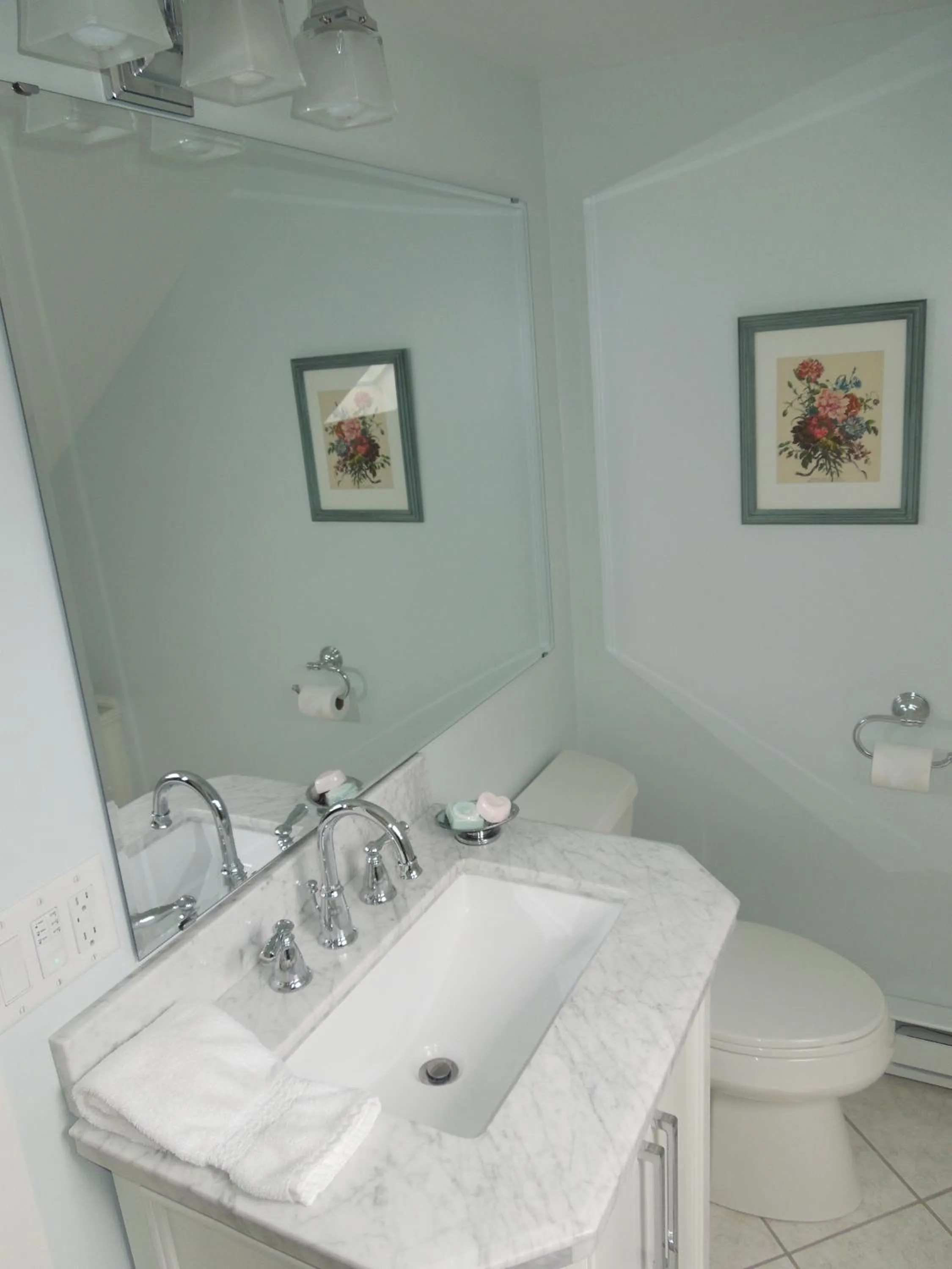 Bathroom in Victoria Inn