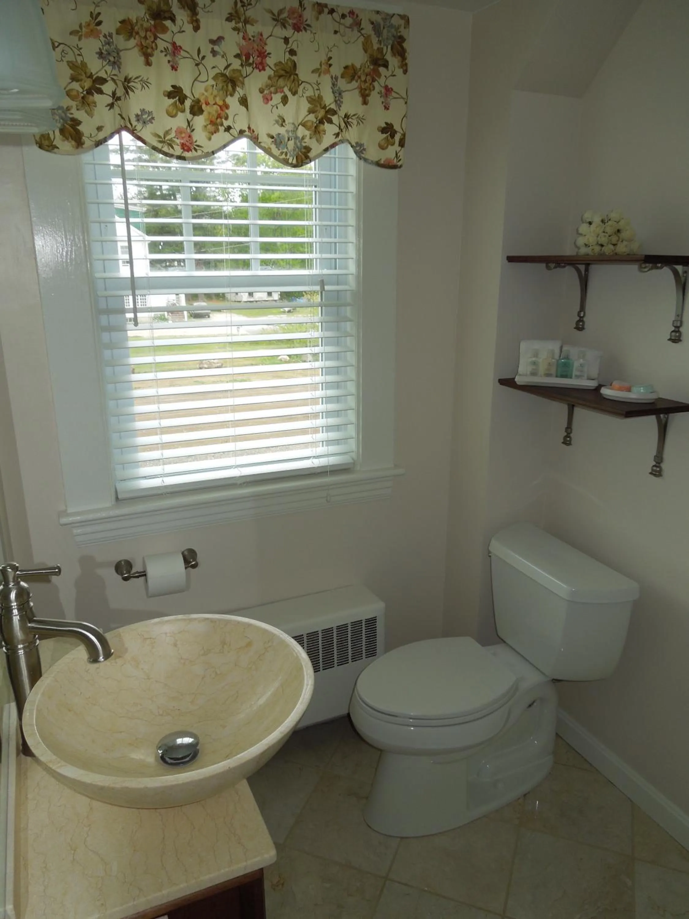 Bathroom in Victoria Inn