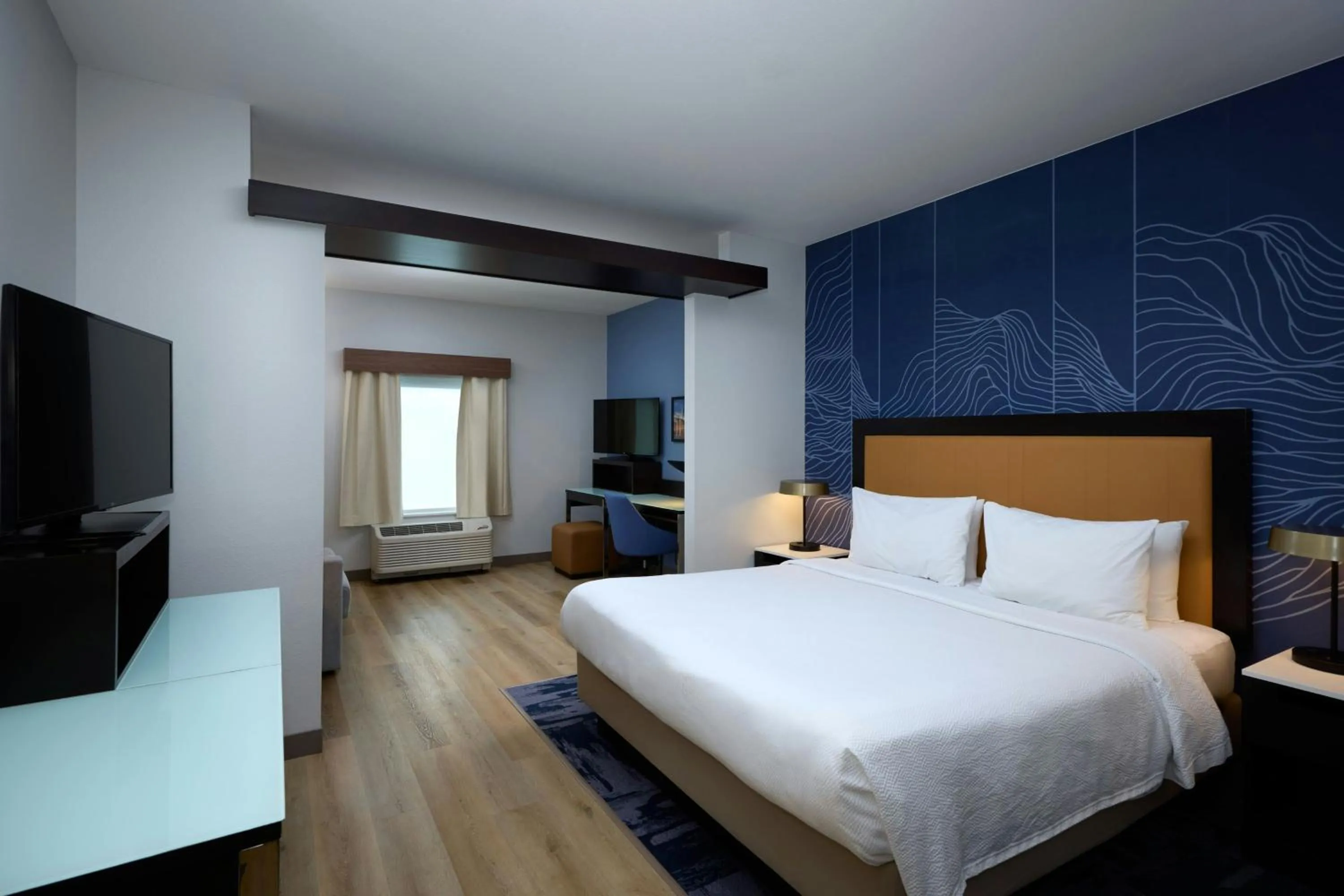 Photo of the whole room, Bed in Fairfield Inn & Suites by Marriott Denver Downtown