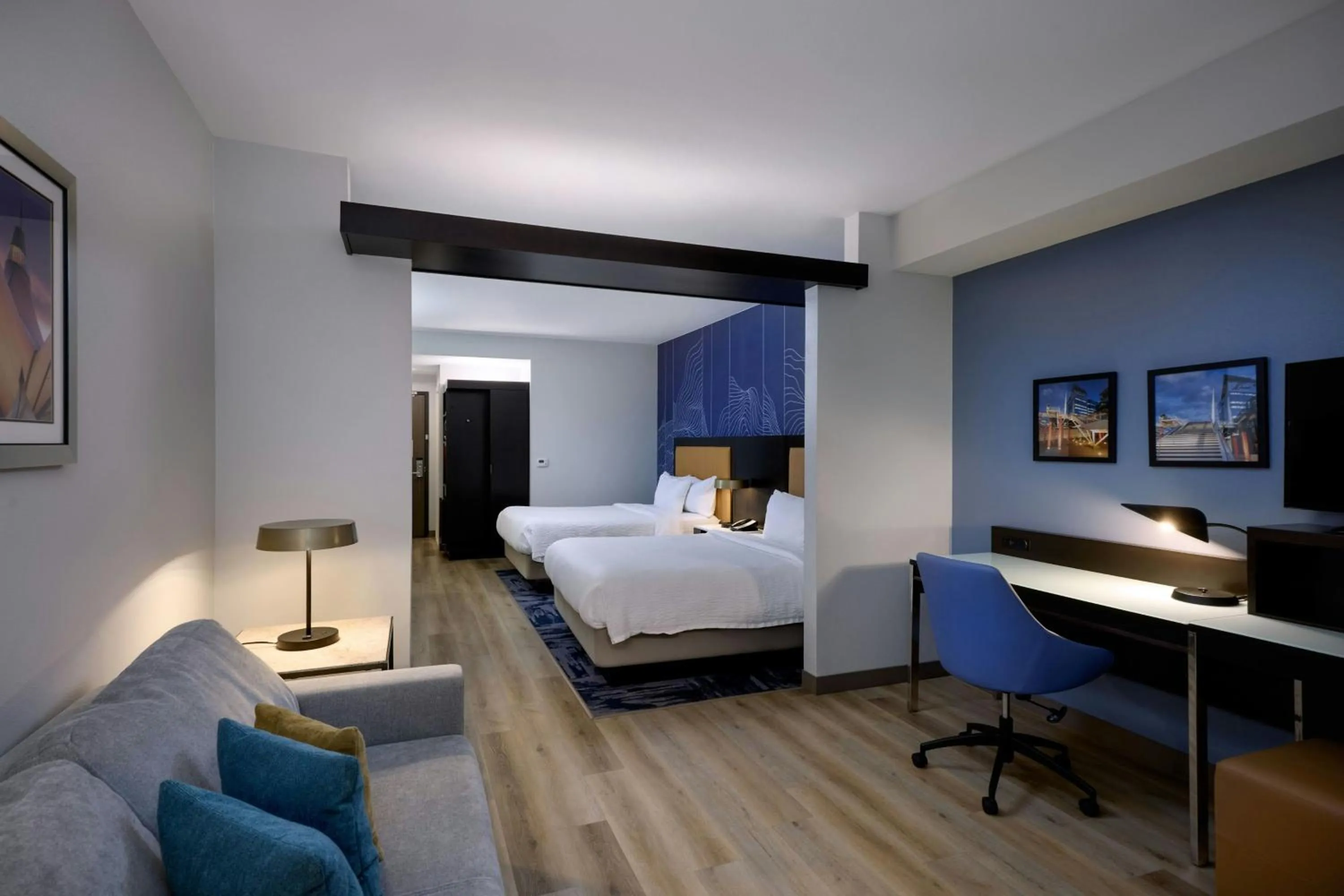 Photo of the whole room, Bed in Fairfield Inn & Suites by Marriott Denver Downtown
