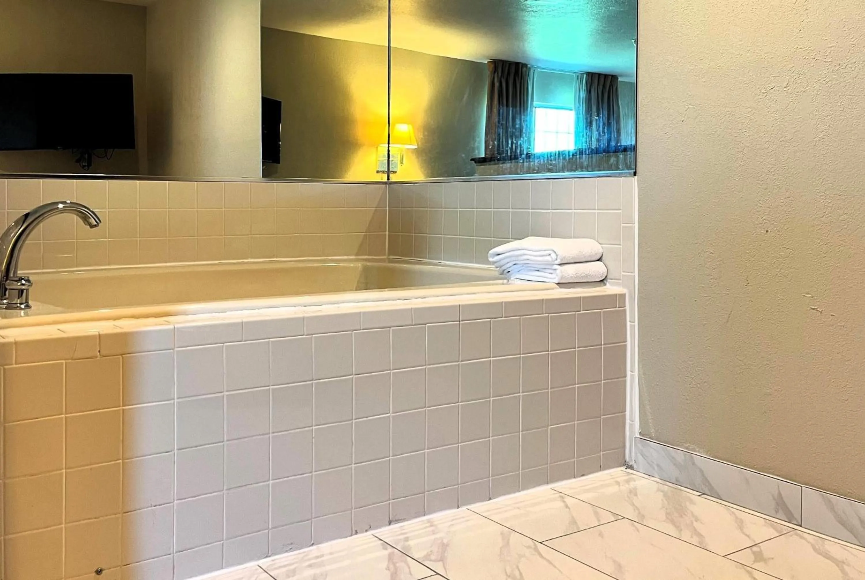 Photo of the whole room, Bed in Super 8 by Wyndham Madison IN